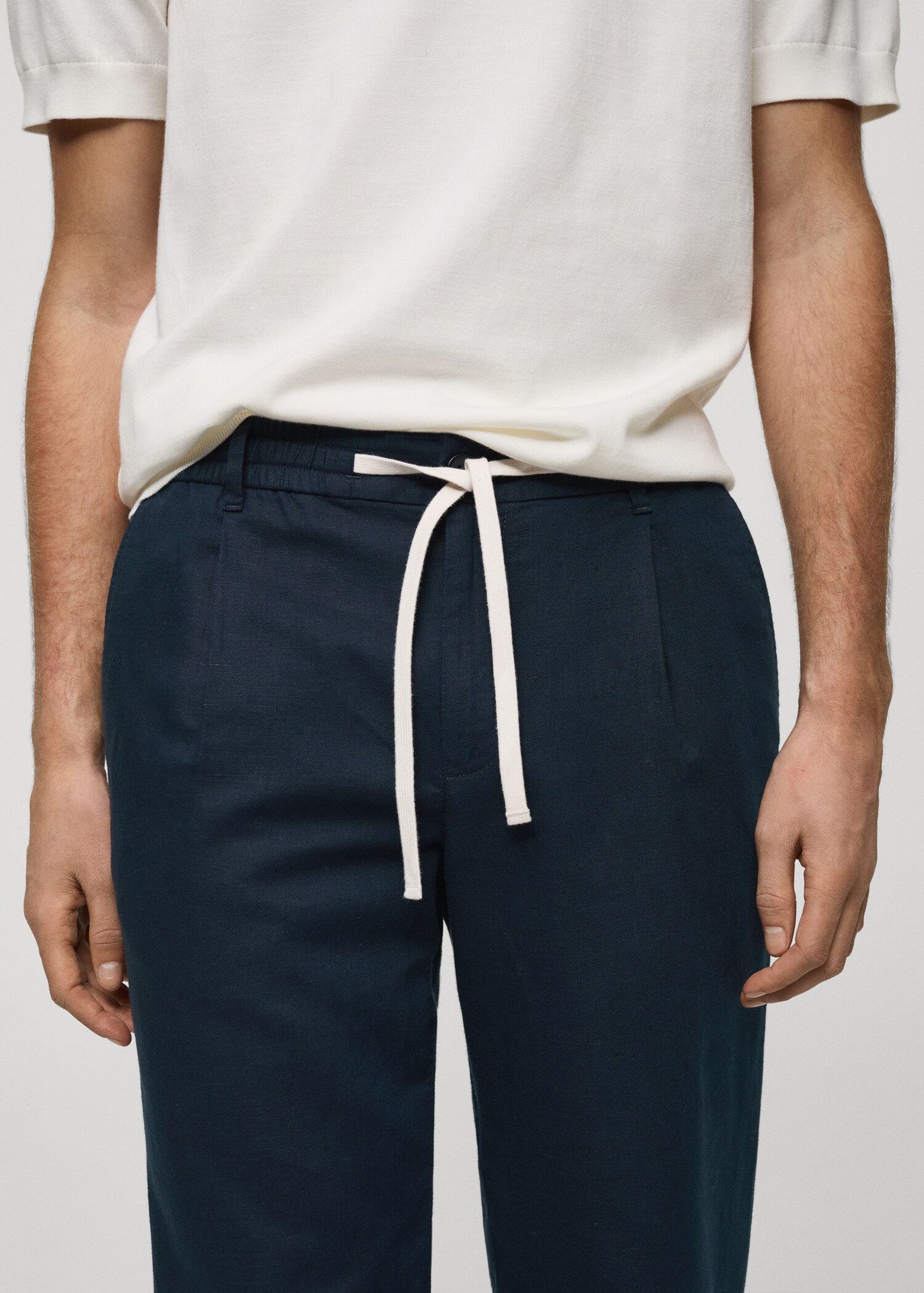 Slim-fit trousers with drawstring - Details of the article 1