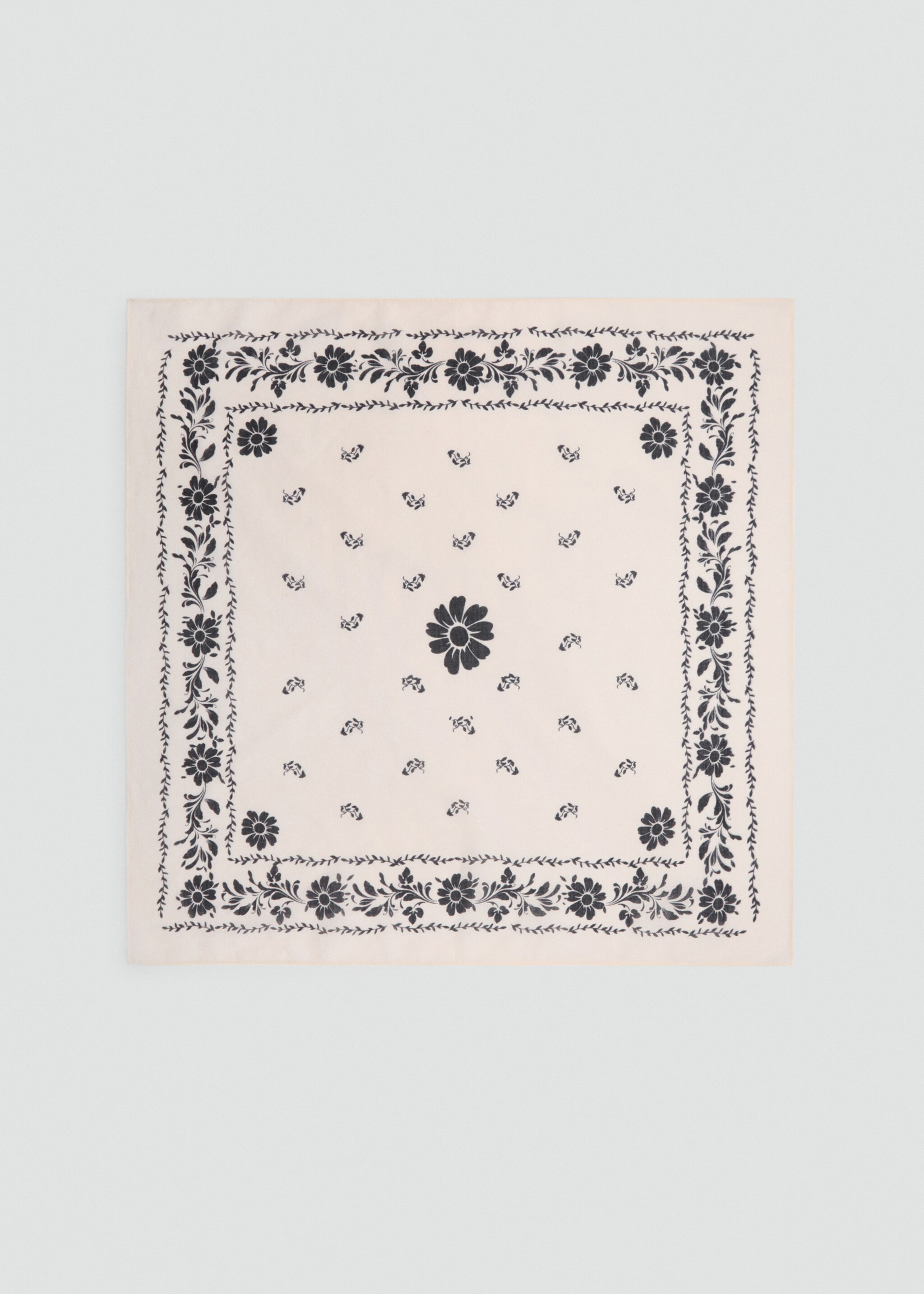 Pañuelo algodón estampado floral - Artículo sin modelo