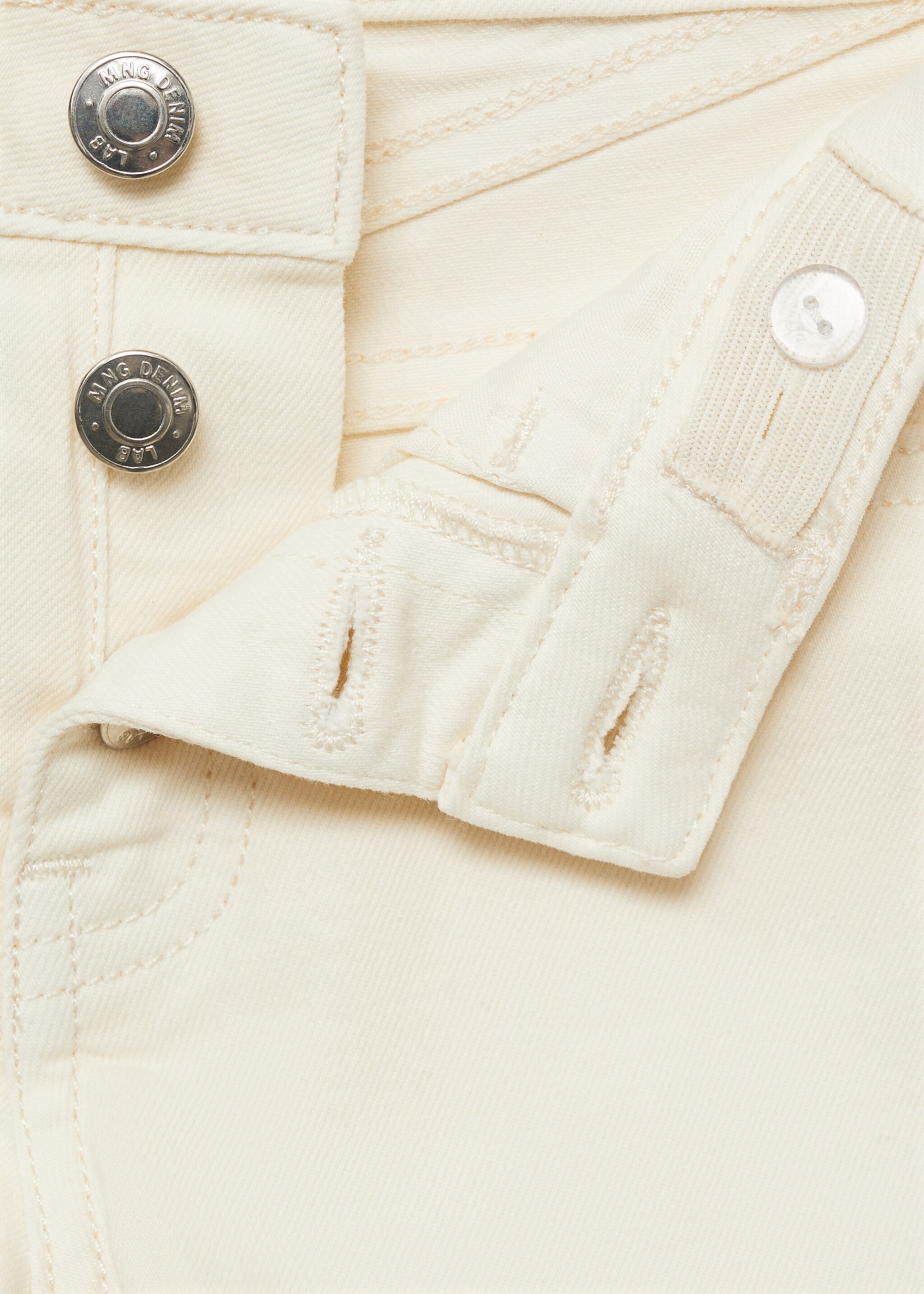Shorts vaqueros bajo deshilachado - Detalle del artículo 8