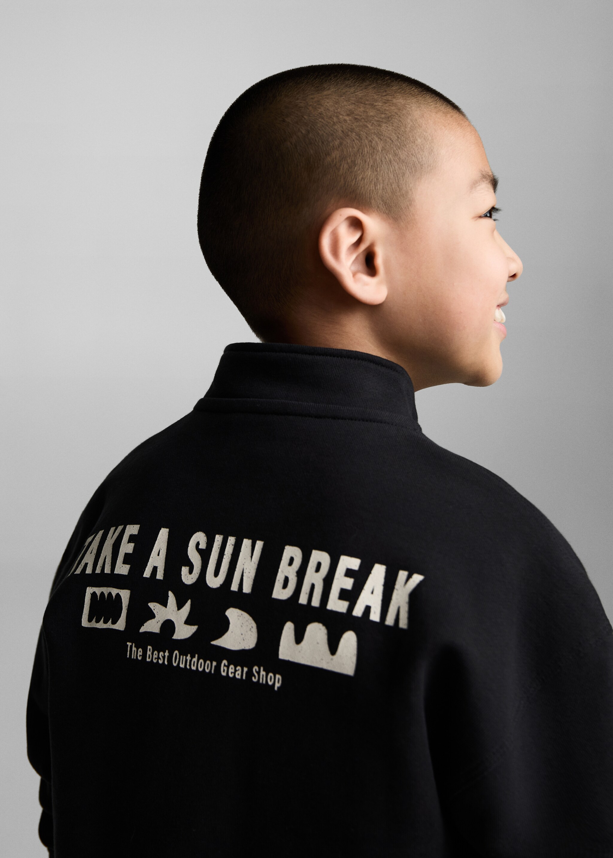 Turtleneck sweatshirt with zip - Reverse of the article