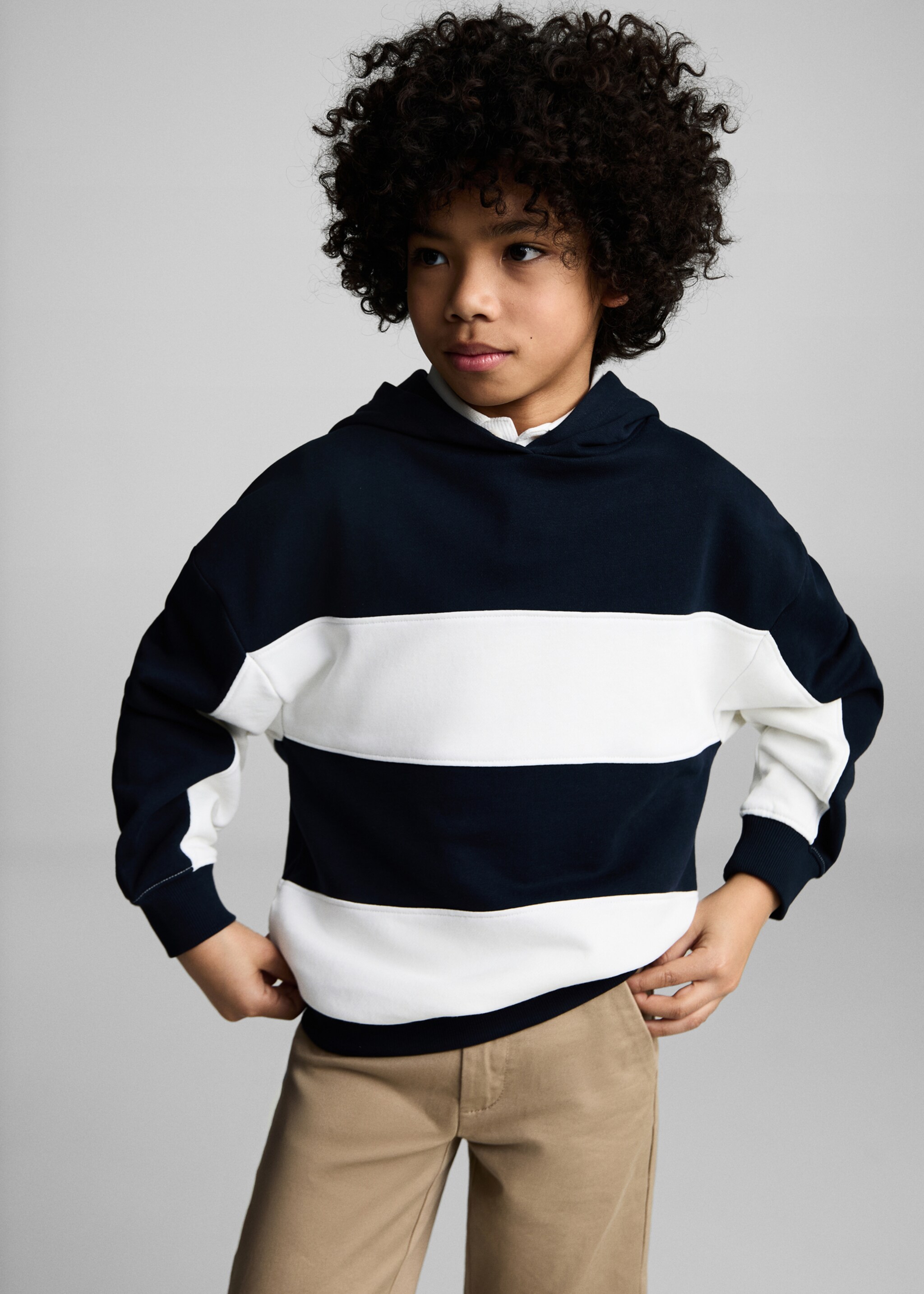 Sweat-shirt rayures capuche - Plan moyen