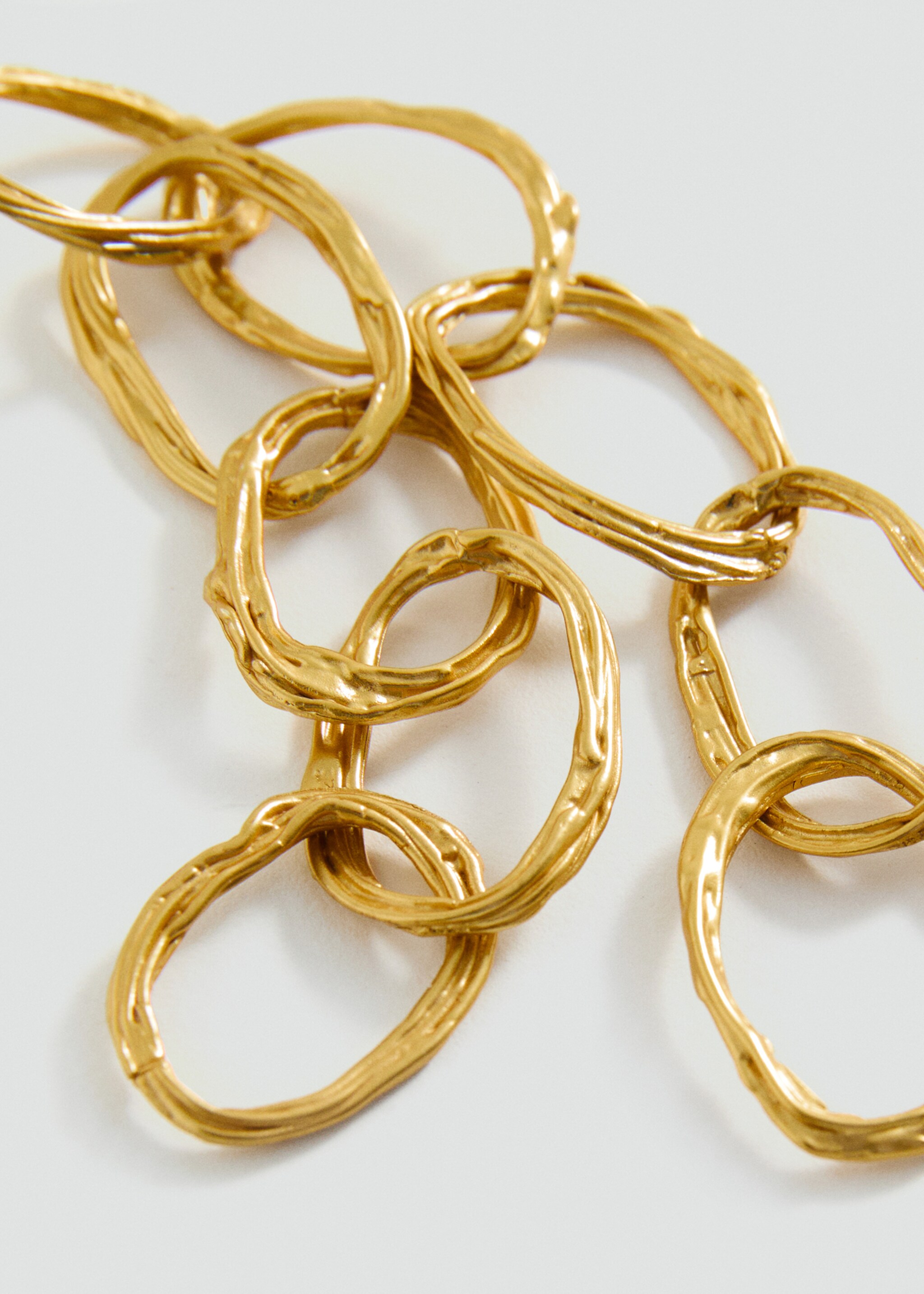 Long earrings with intertwined hoops - Details of the article 1