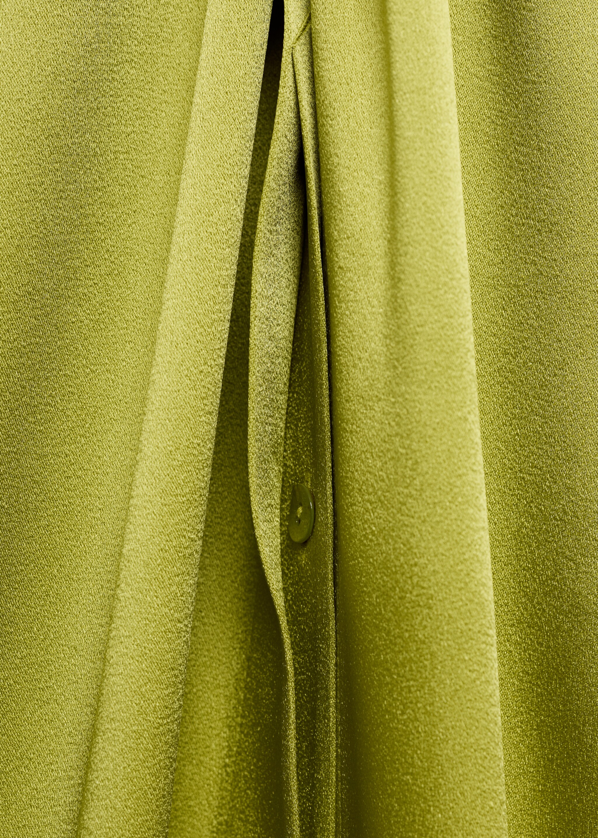 Hemdblusenkleid mit Drapierung und seitlichen Schlitzen - Detail des Artikels 0