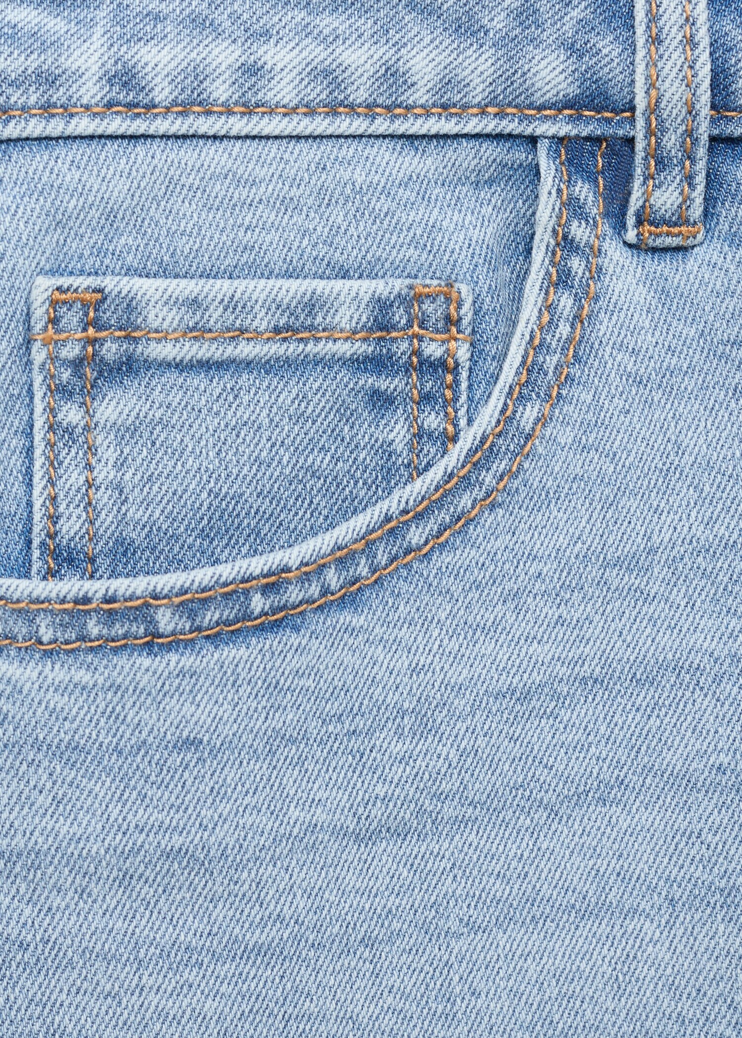 Denim miniskirt with frayed hem - Details of the article 0
