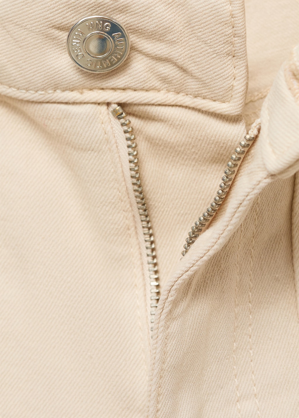 Denim shorts with pockets