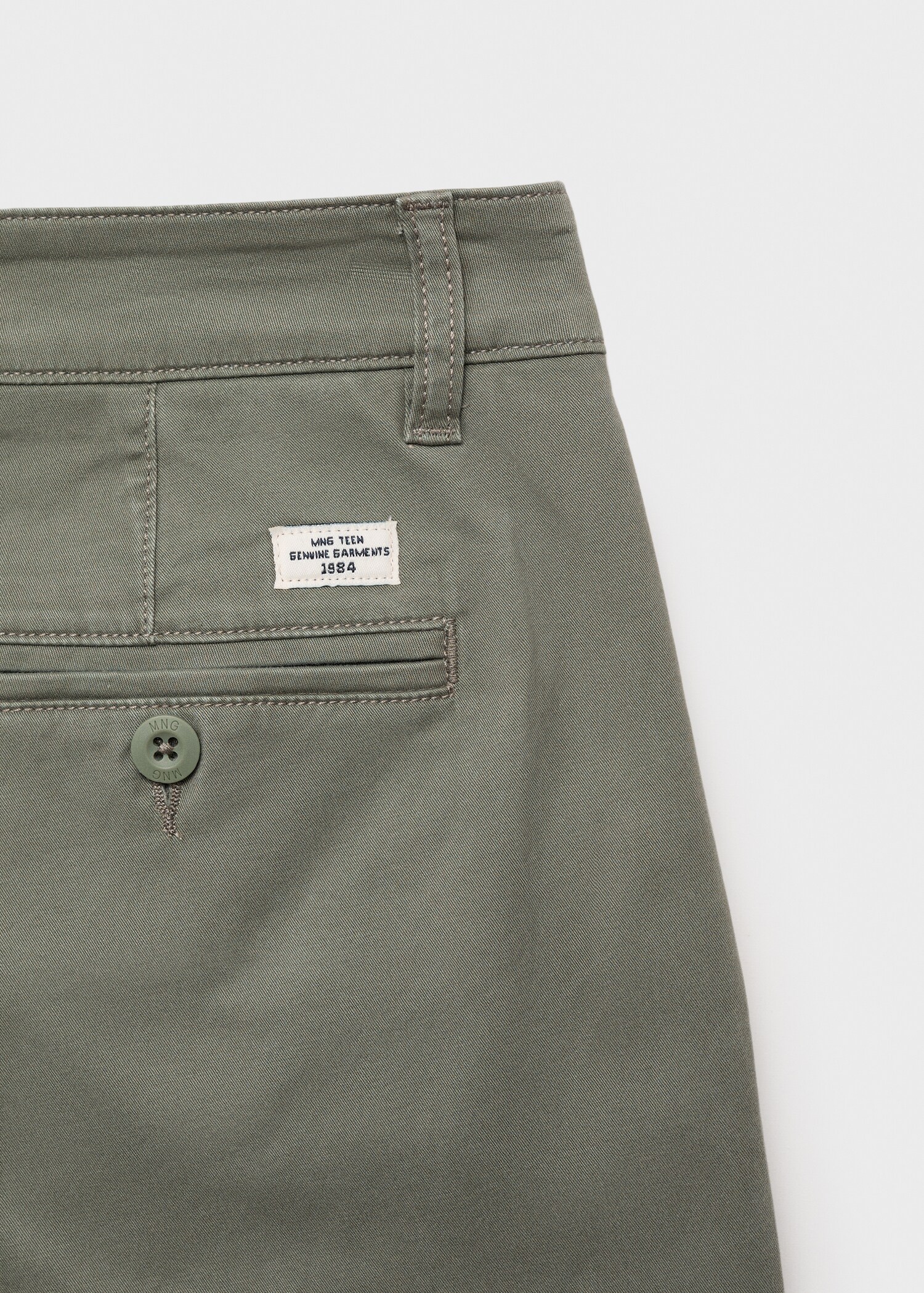 Cotton Bermuda shorts - Details of the article 0