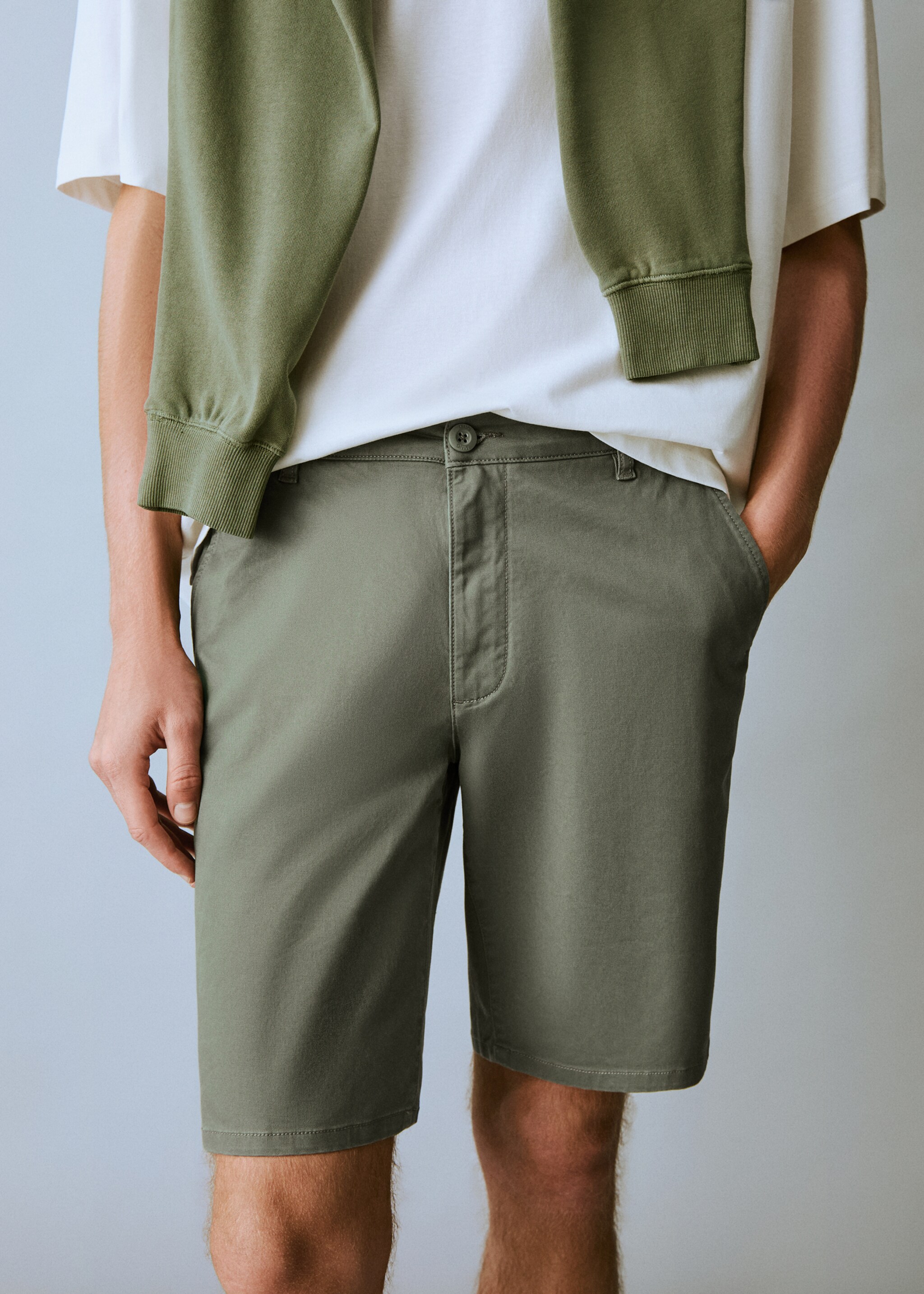 Cotton Bermuda shorts - Details of the article 1
