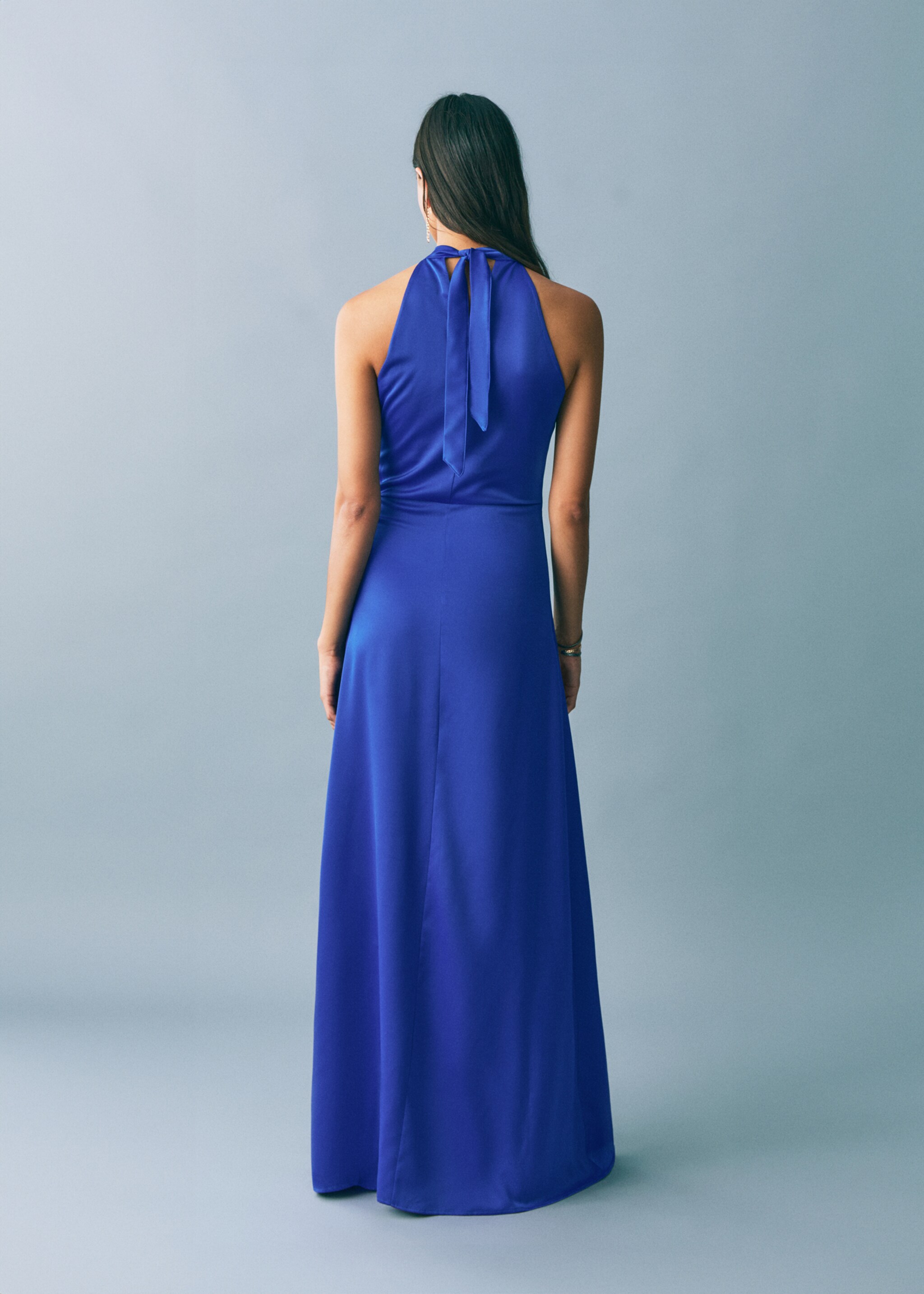 Vestido satinado cuello halter - Reverso del artículo