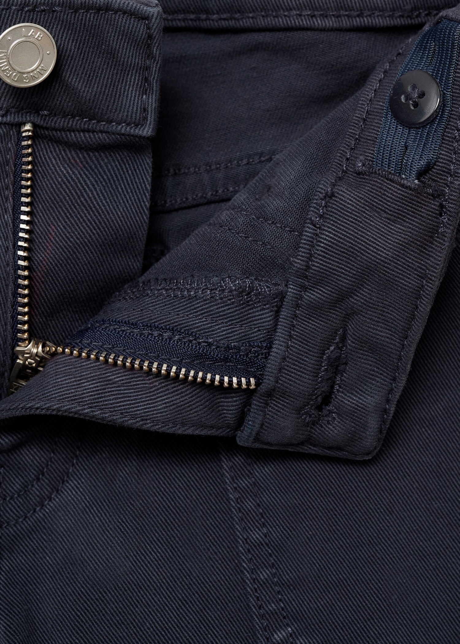 Straight-fit denim shorts - Details of the article 8