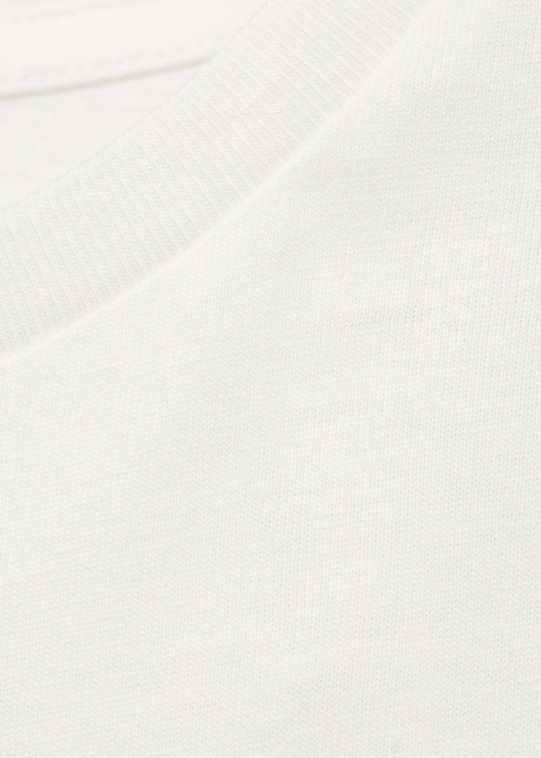 Embossed message t-shirt - Details of the article 8