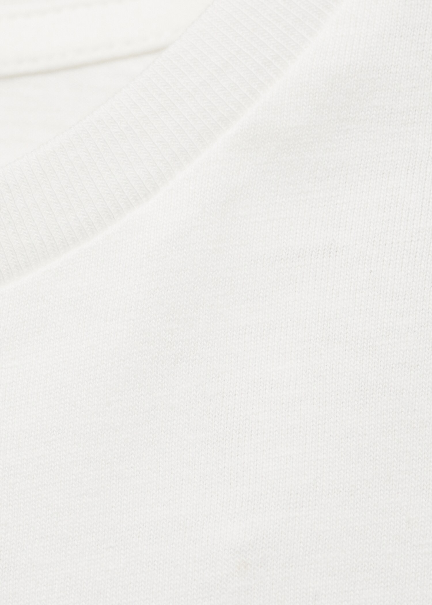 Embossed message t-shirt - Details of the article 8