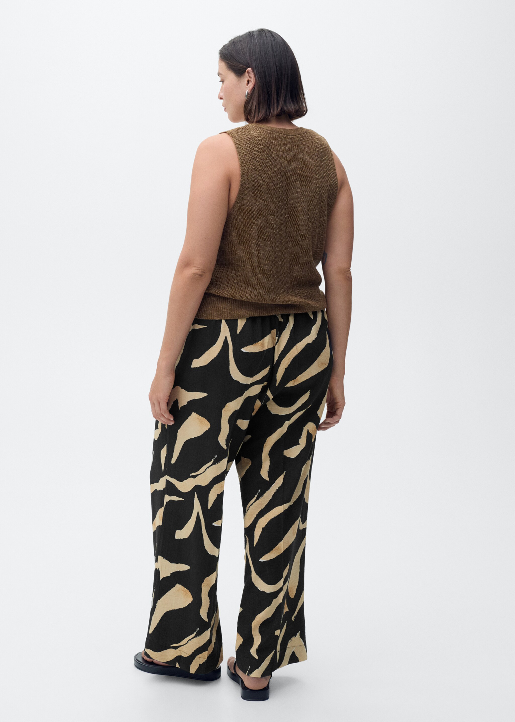 Printed straight-fit trousers with belt - Details of the article 4
