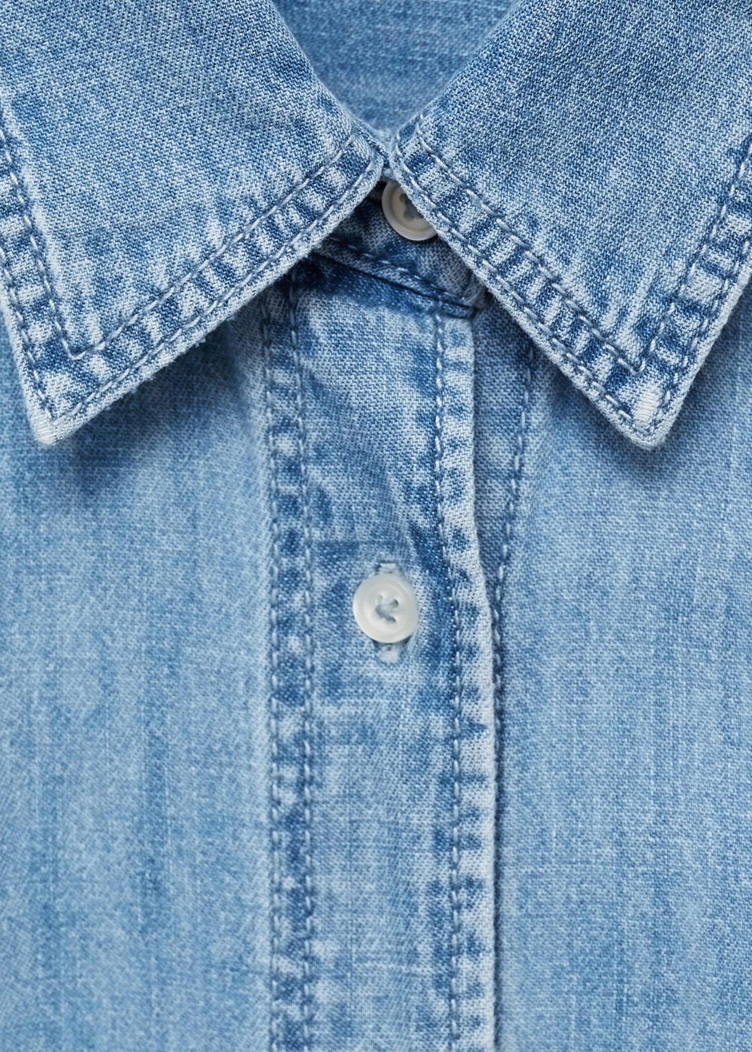 Oversized denim shirt - Details of the article 0