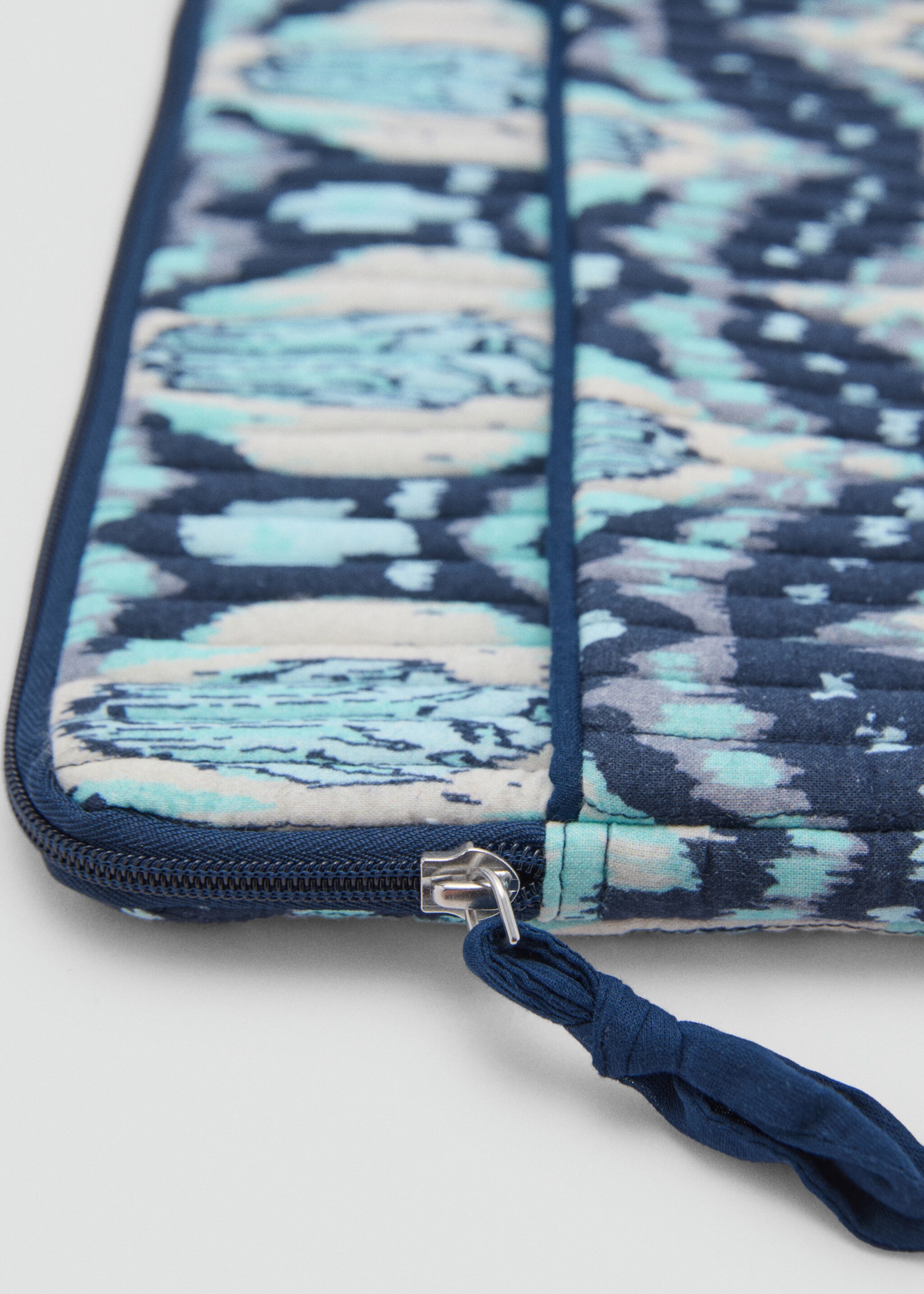 Printed laptop case - Details of the article 1