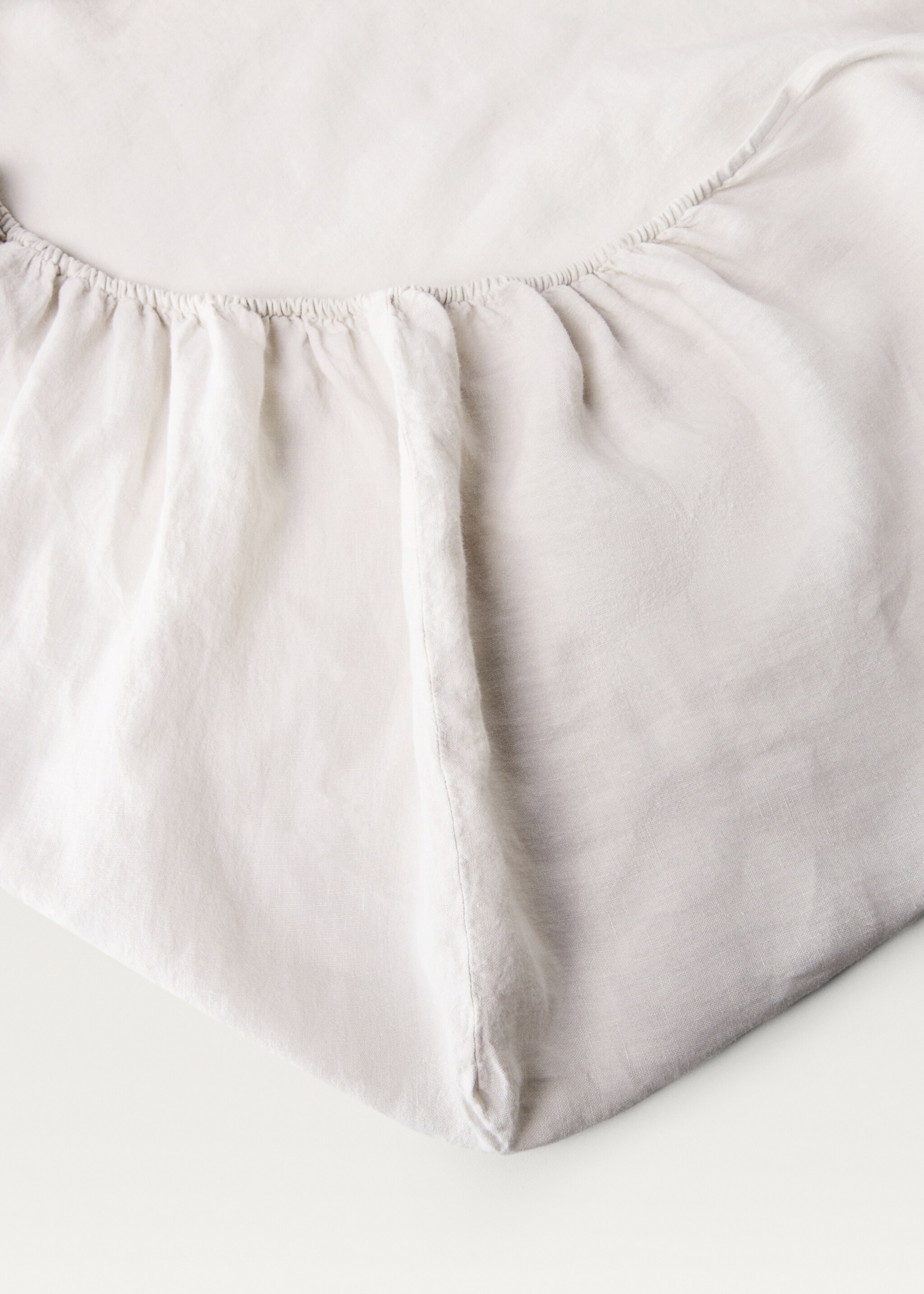 Washed linen fitted sheet for 180/160 cm bed - Details of the article 1, Beige. Ref: 87027198-00.