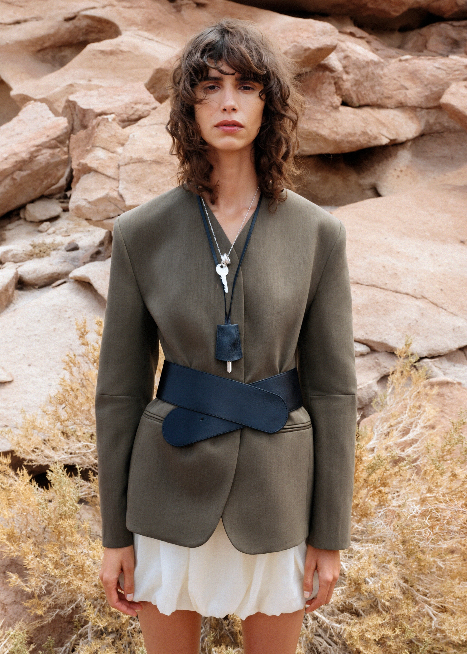 Veste tailleur lin sans manches Femme MANGO France (La Réunion)