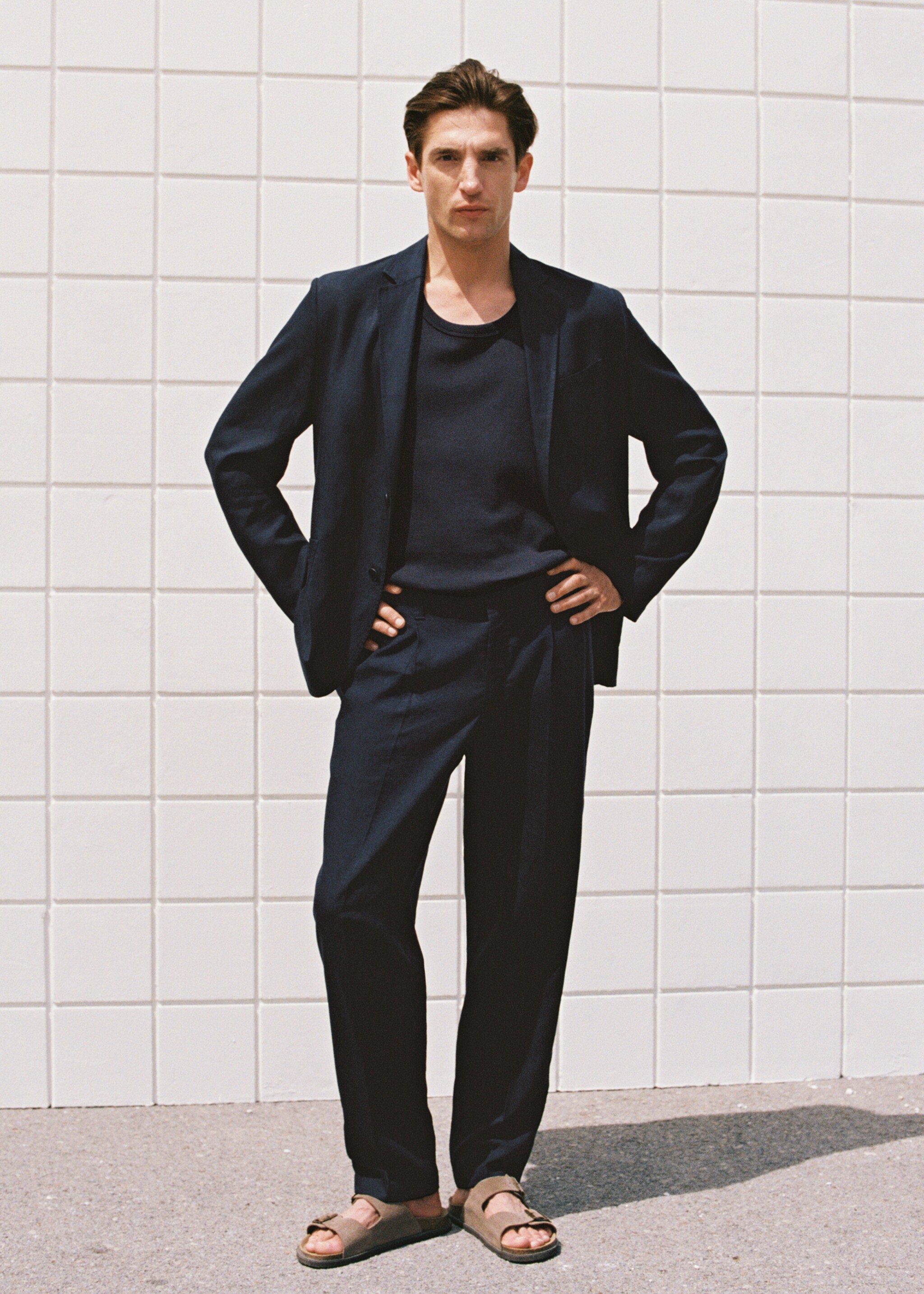 Slim fit linen trousers - Details of the article 5