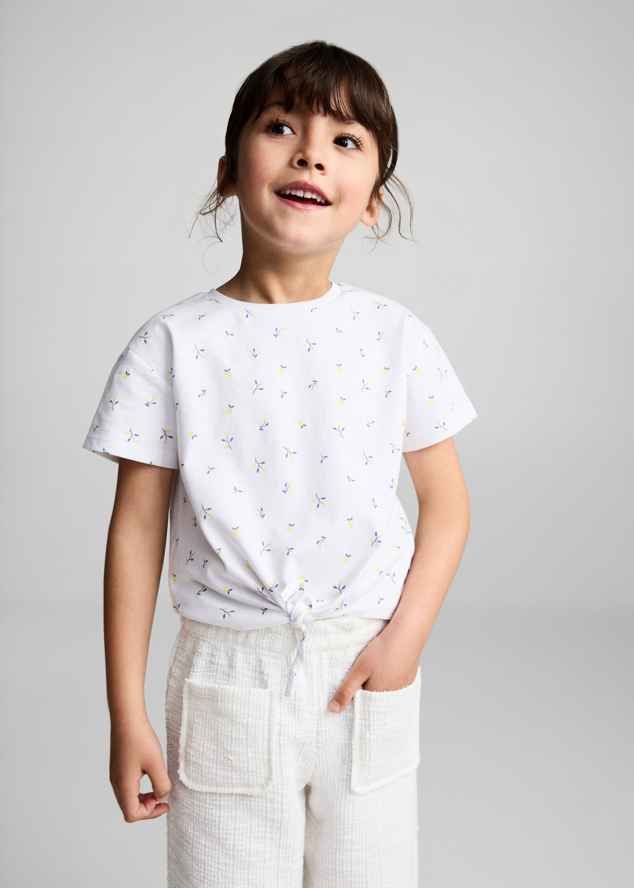 Camiseta estampada nudo - Plano medio