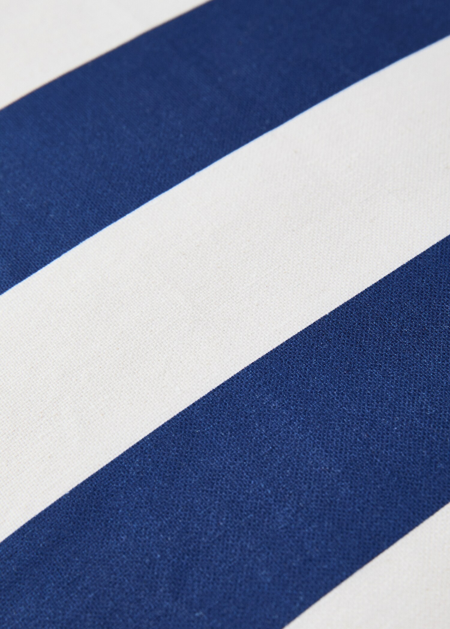 Waterproof thick-striped cushion cover 40x60 cm - Details of the article 3