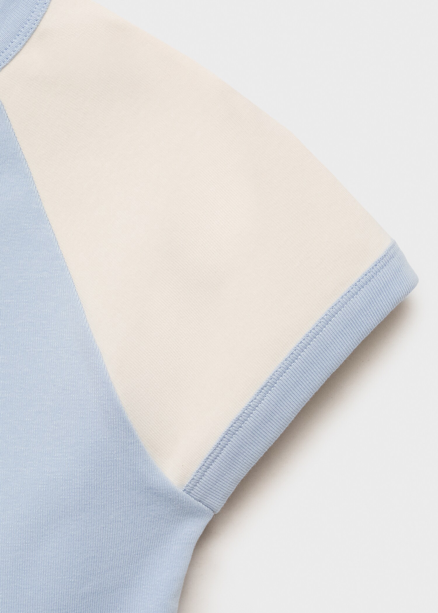 Baumwoll-T-Shirt mit Kontrastärmeln - Detail des Artikels 0