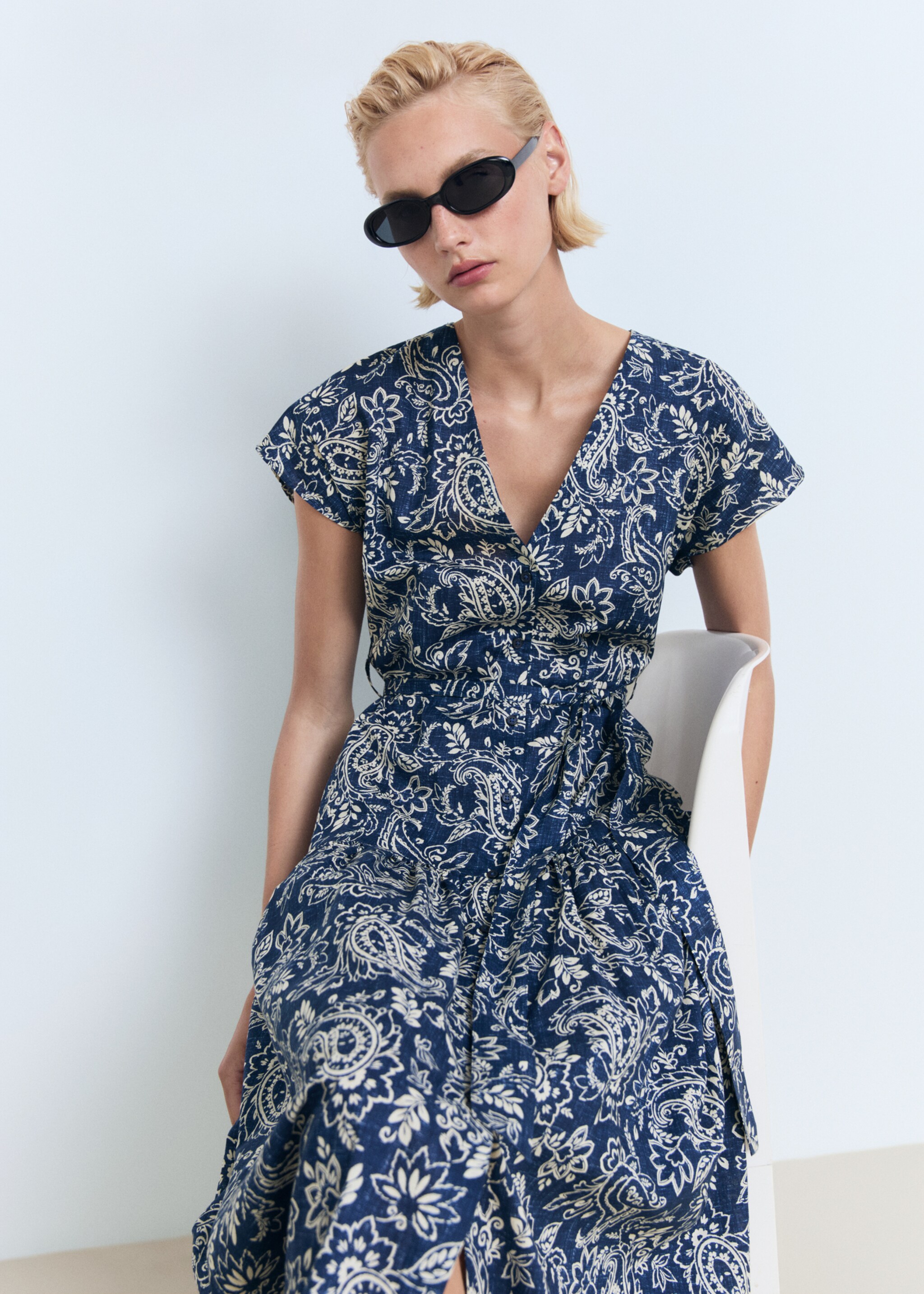 Paisley flared dress with belt - Details of the article 2