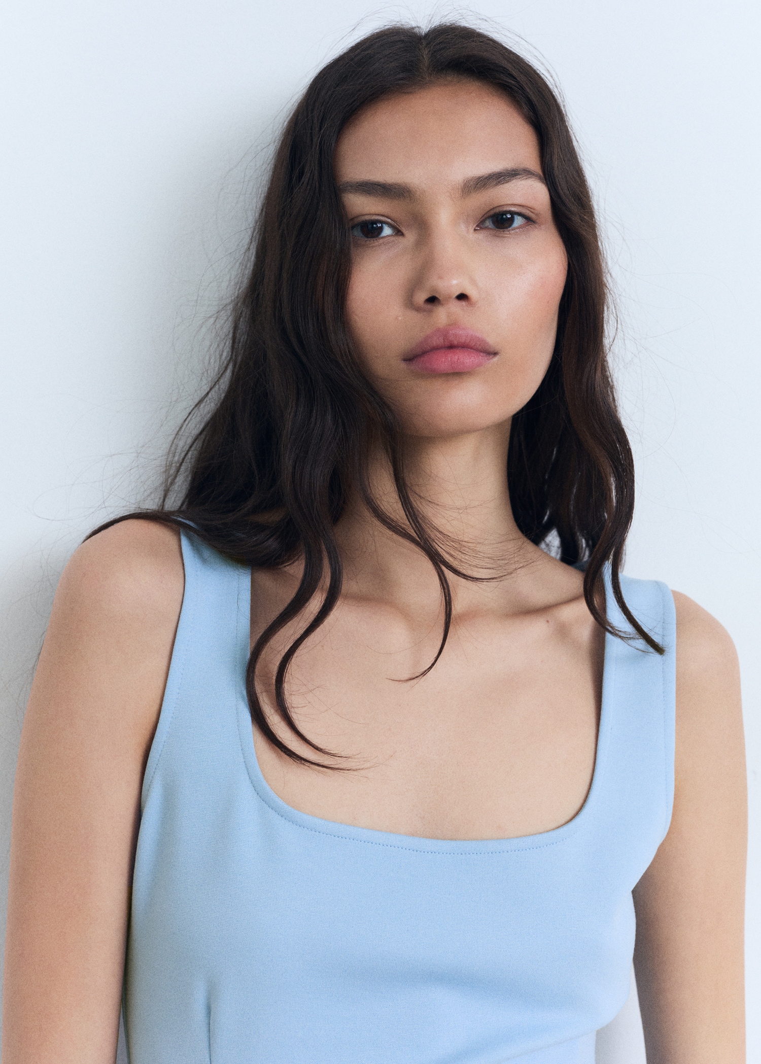 Short dress with wide straps - Details of the article 1