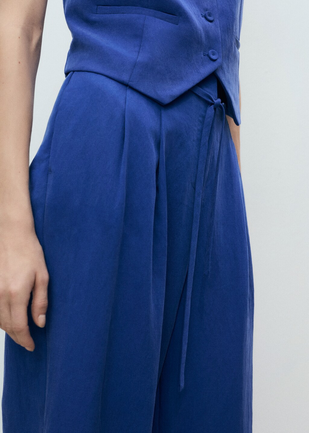 Lyocell suit pants with bow belt