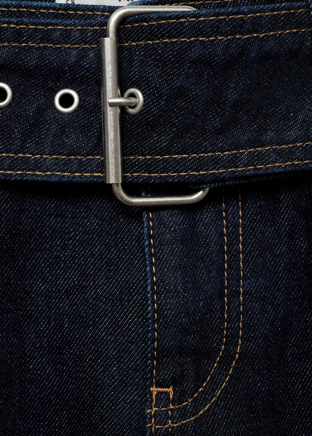 Low-rise straight jeans with belt