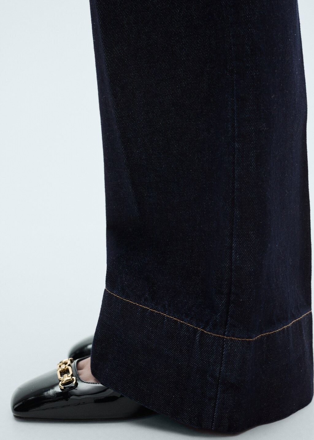 Wide leg mid-rise jeans