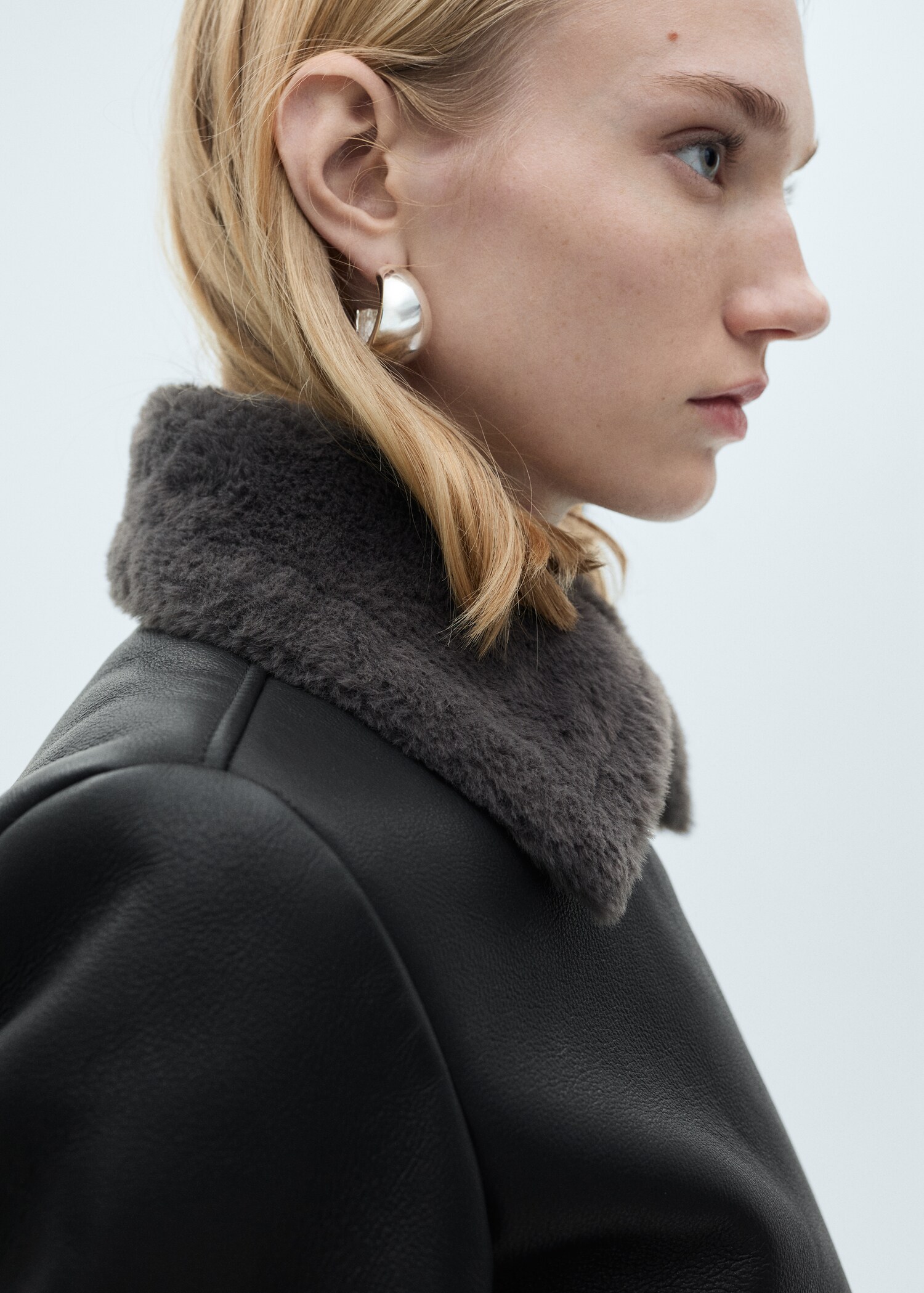 Jacket with shearling-effect lining - Details of the article 1