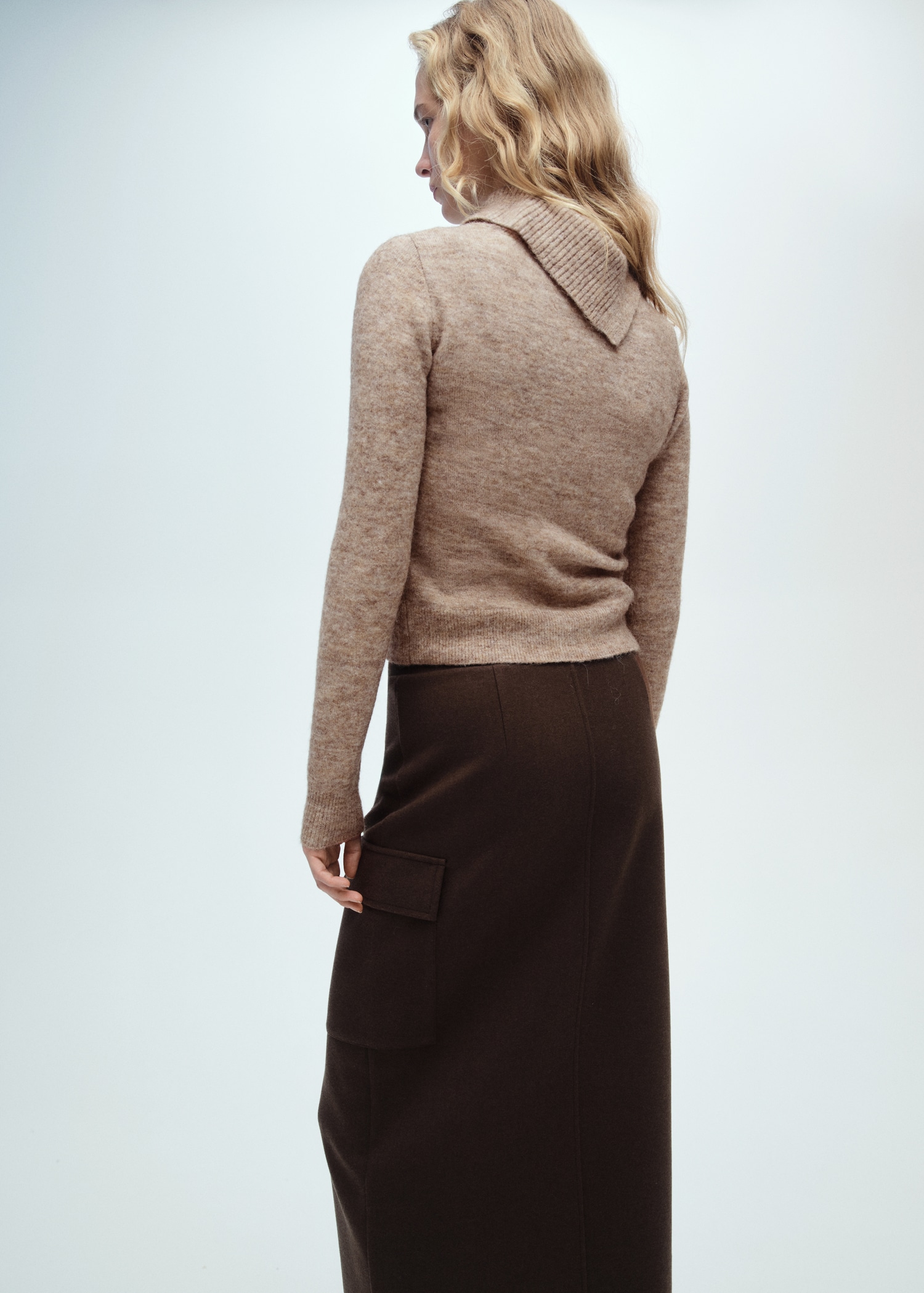 Sweater with wraparound lapel neck - Reverse of the article