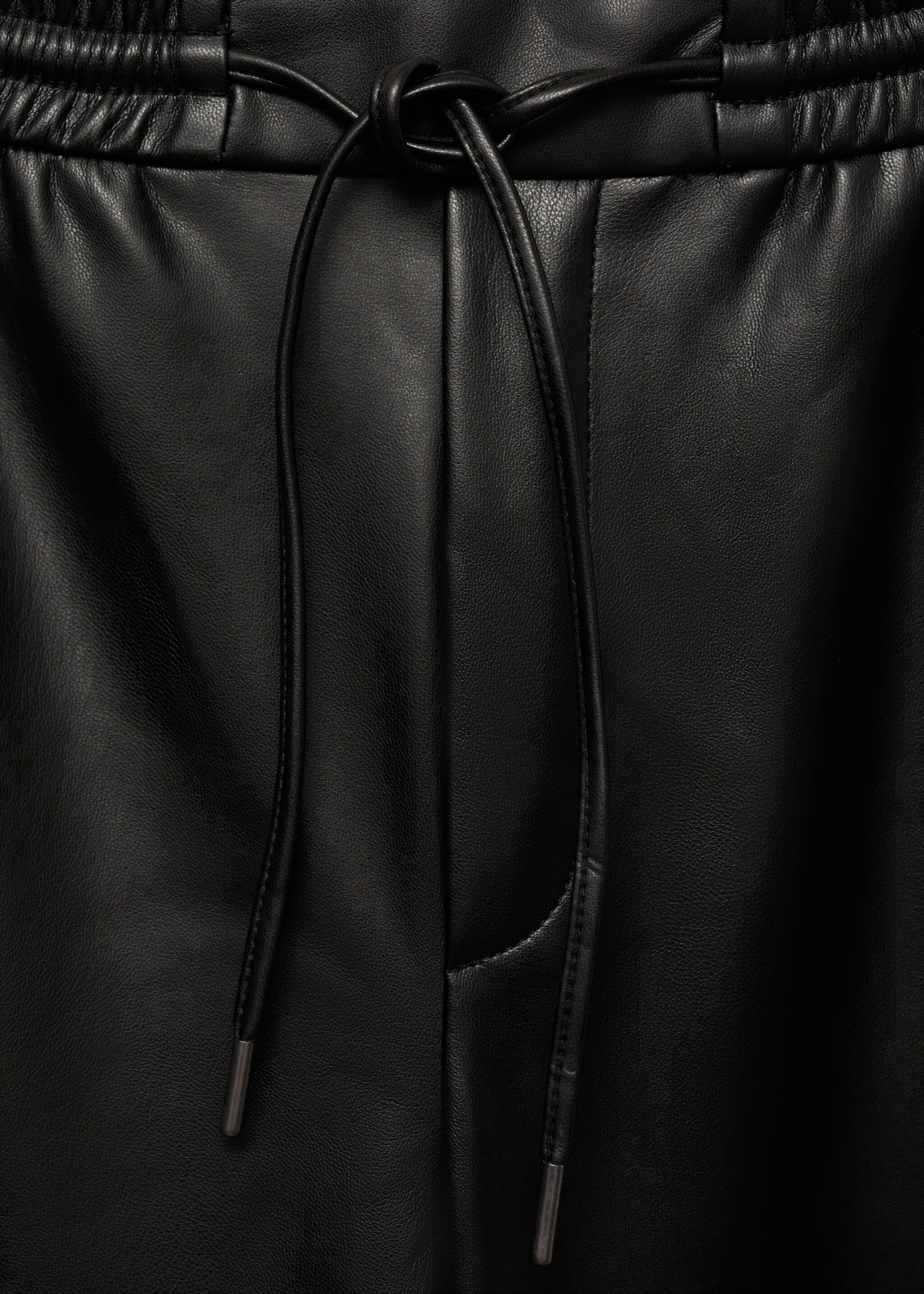 Leather-effect elastic waist trousers - Details of the article 8