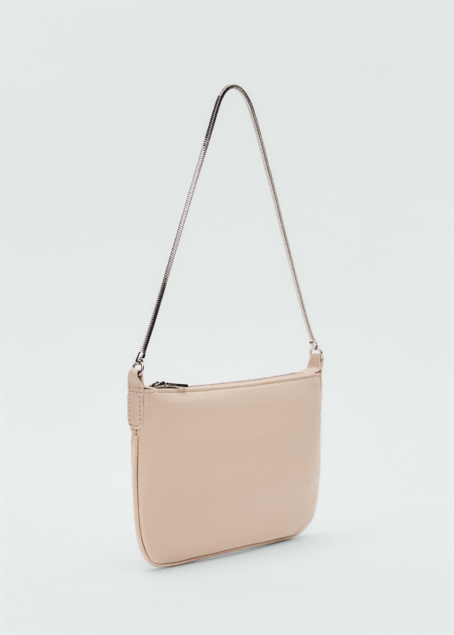 Bolso cadena acabado brillante - Plano medio