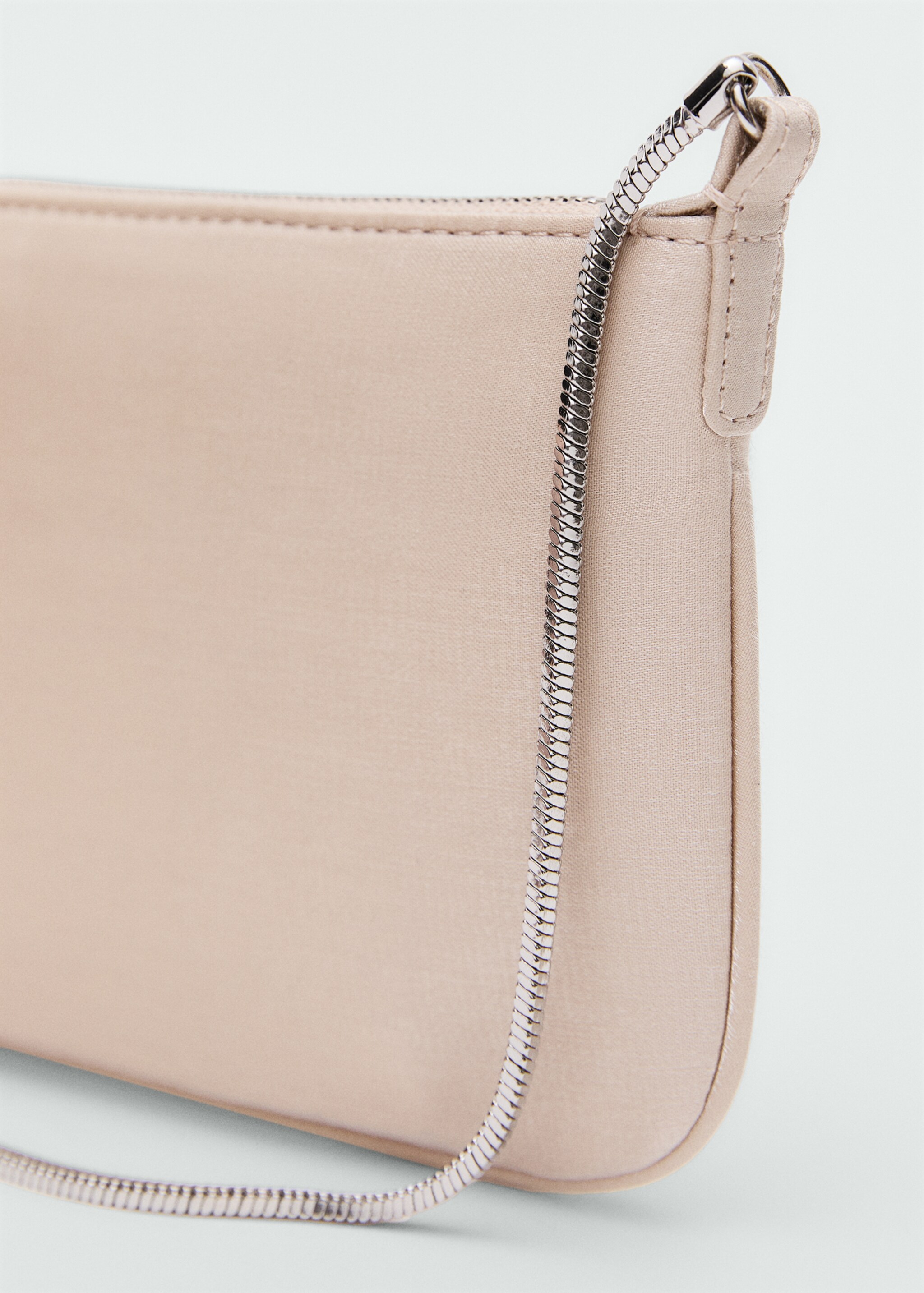 Shiny finish chain bag - Details of the article 2