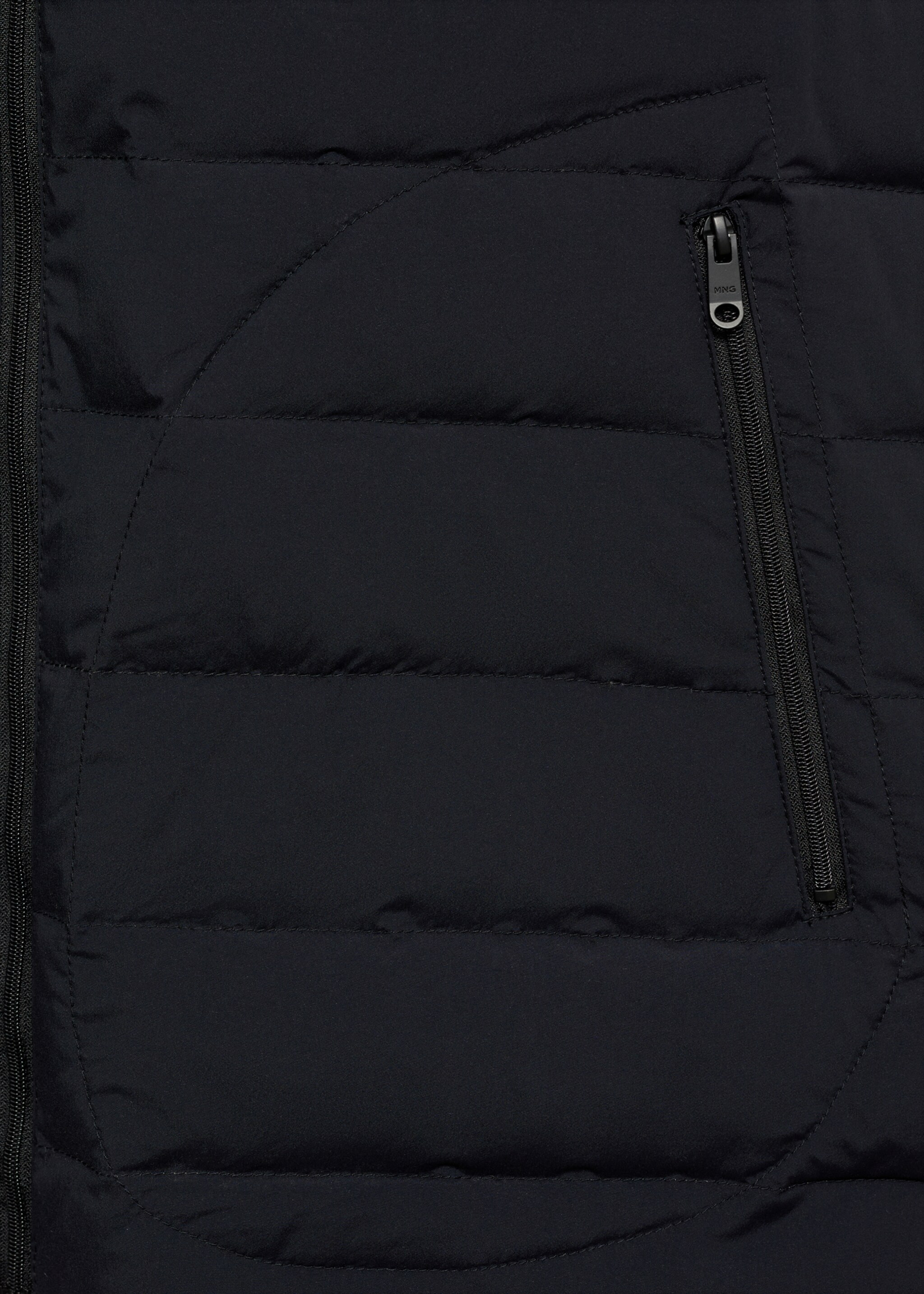 Quilted vest with down and feather filling - Details of the article 0