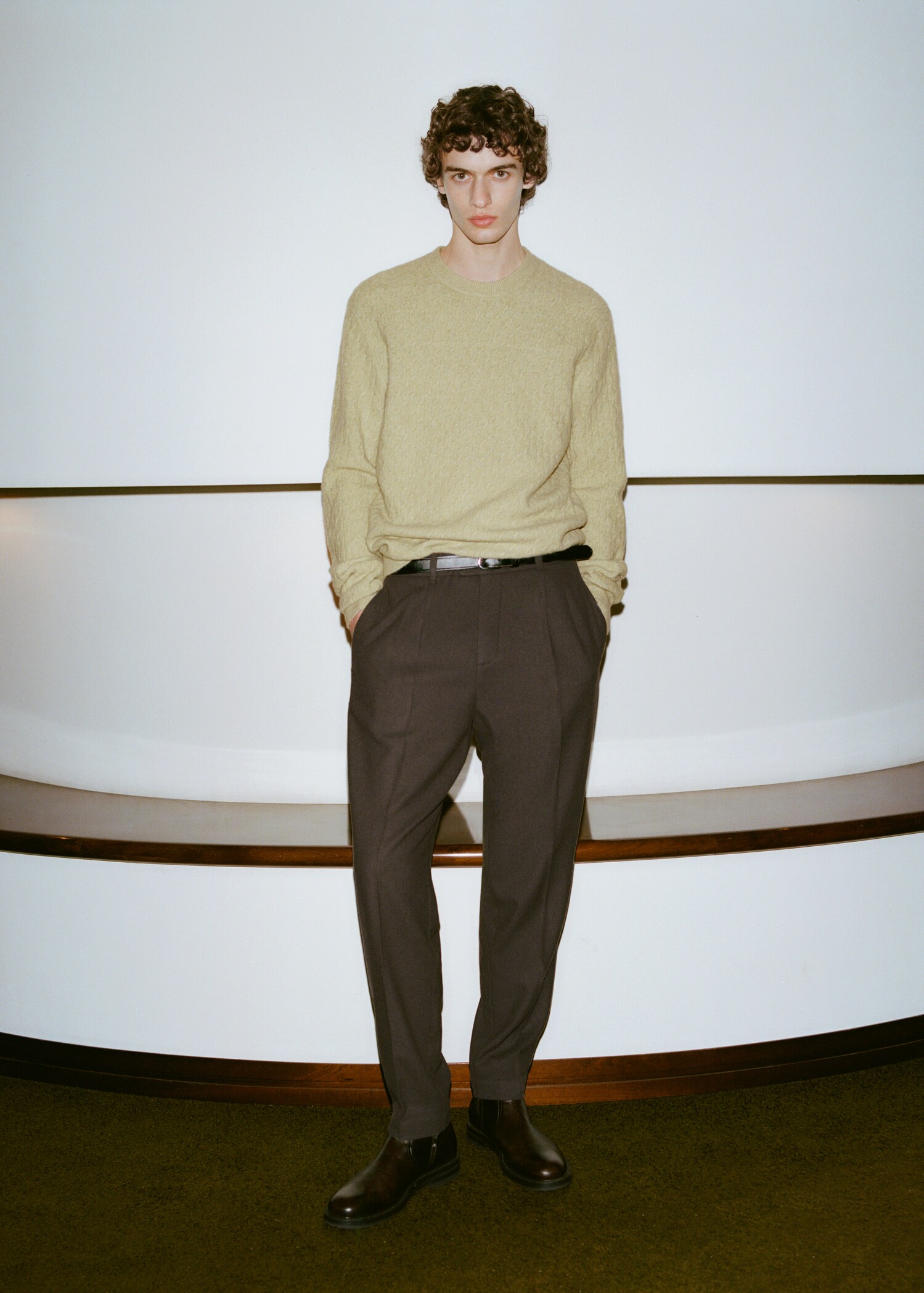 Wool flannel trousers with pleats - Details of the article 3