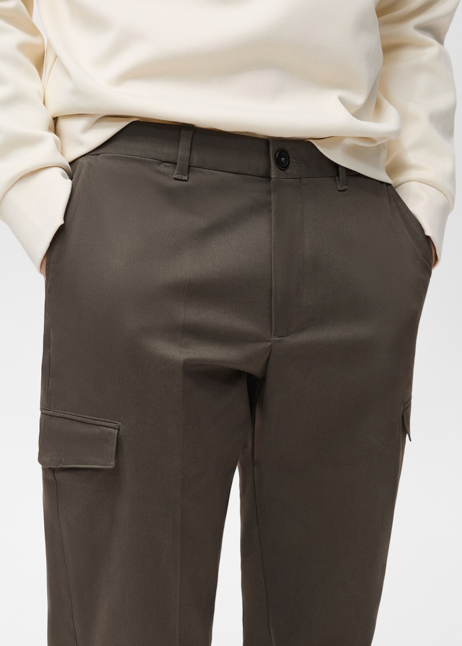Regular-fit cotton cargo pants - Details of the article 1