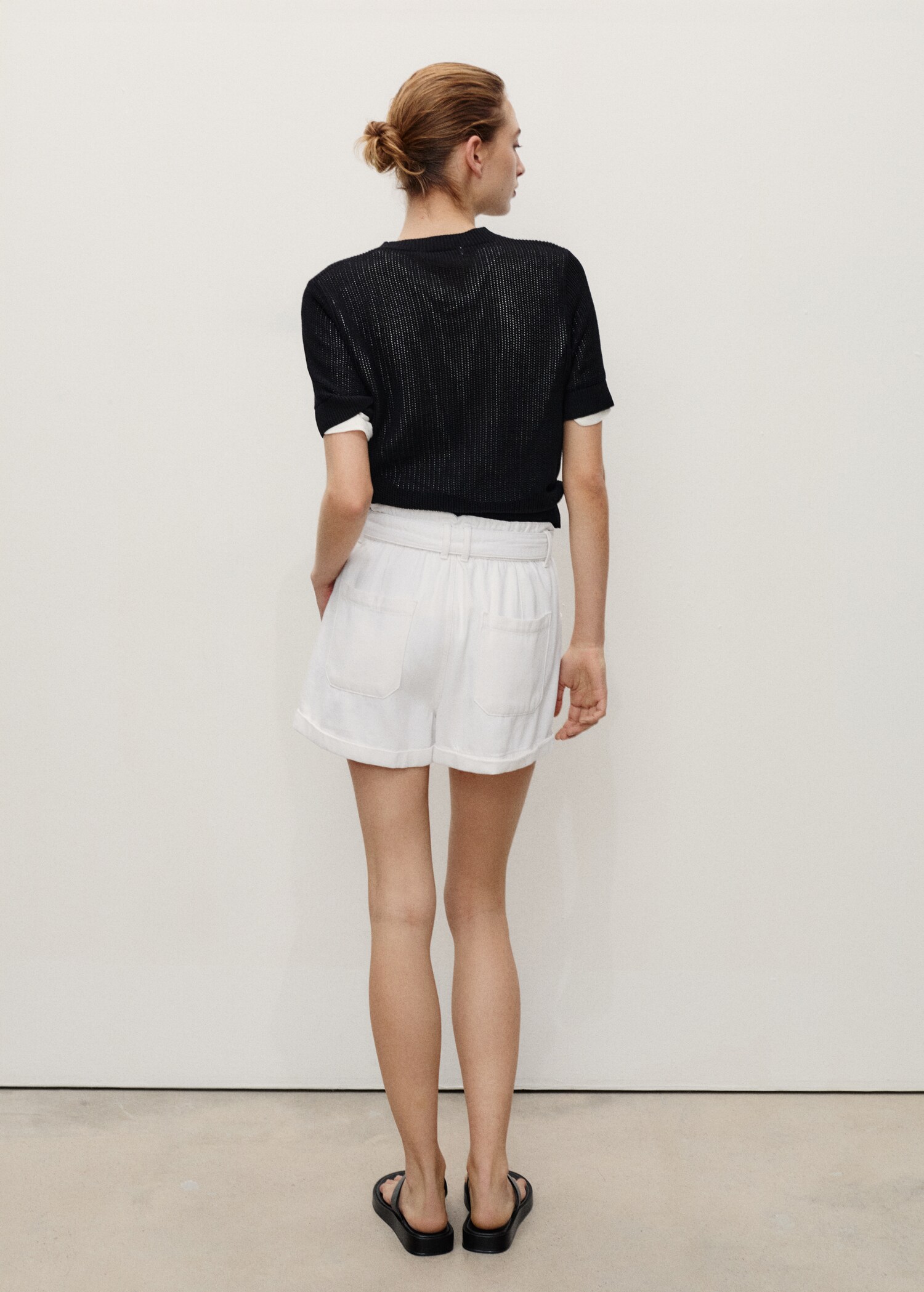 Shorts paperbag avec ourlet retroussé et ceinture - Verso de l’article