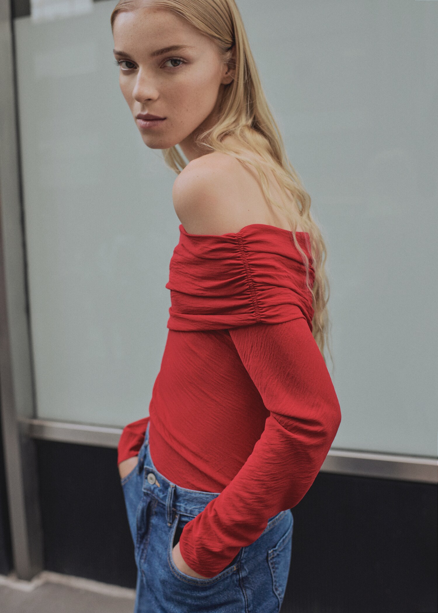 Off shoulders blouse - Medium plane