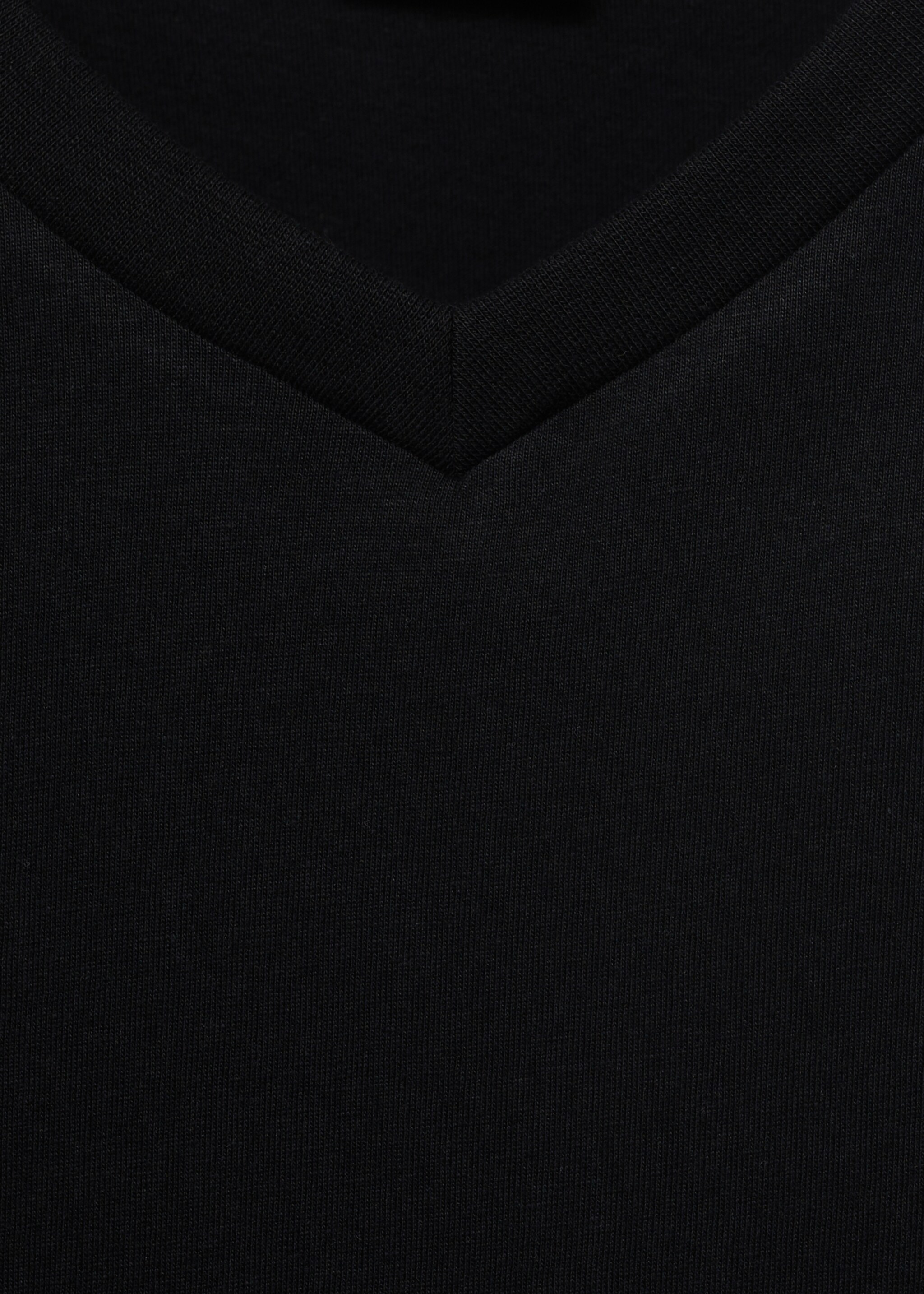 Футболка slim fit с V-образной горловиной 100% хлопок - Деталь изделия 8