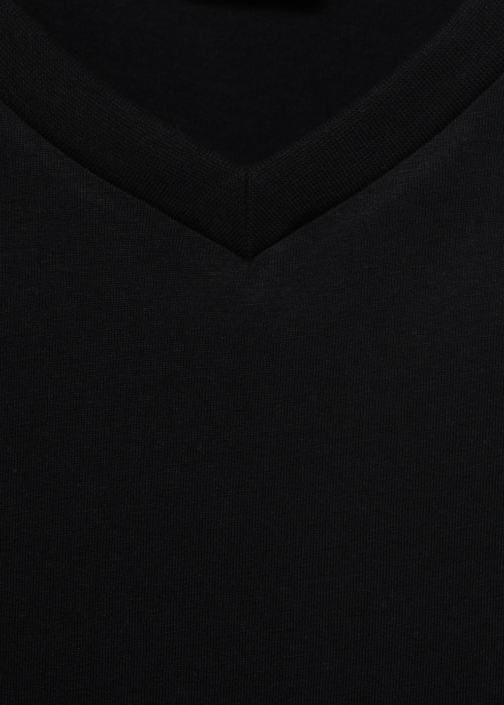 100% cotton slim-fit V-neck t-shirt