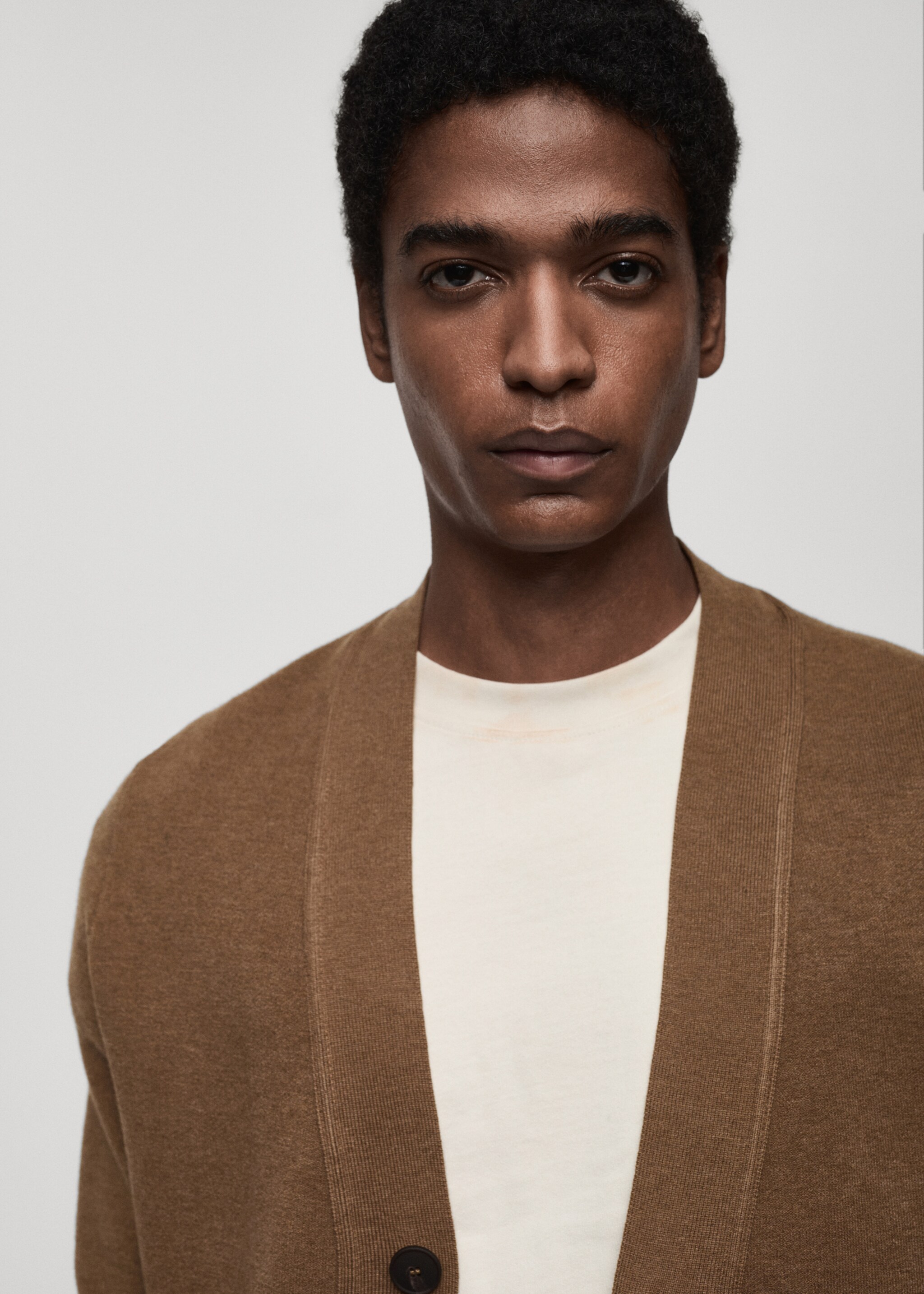 Knitted button cardigan - Details of the article 1