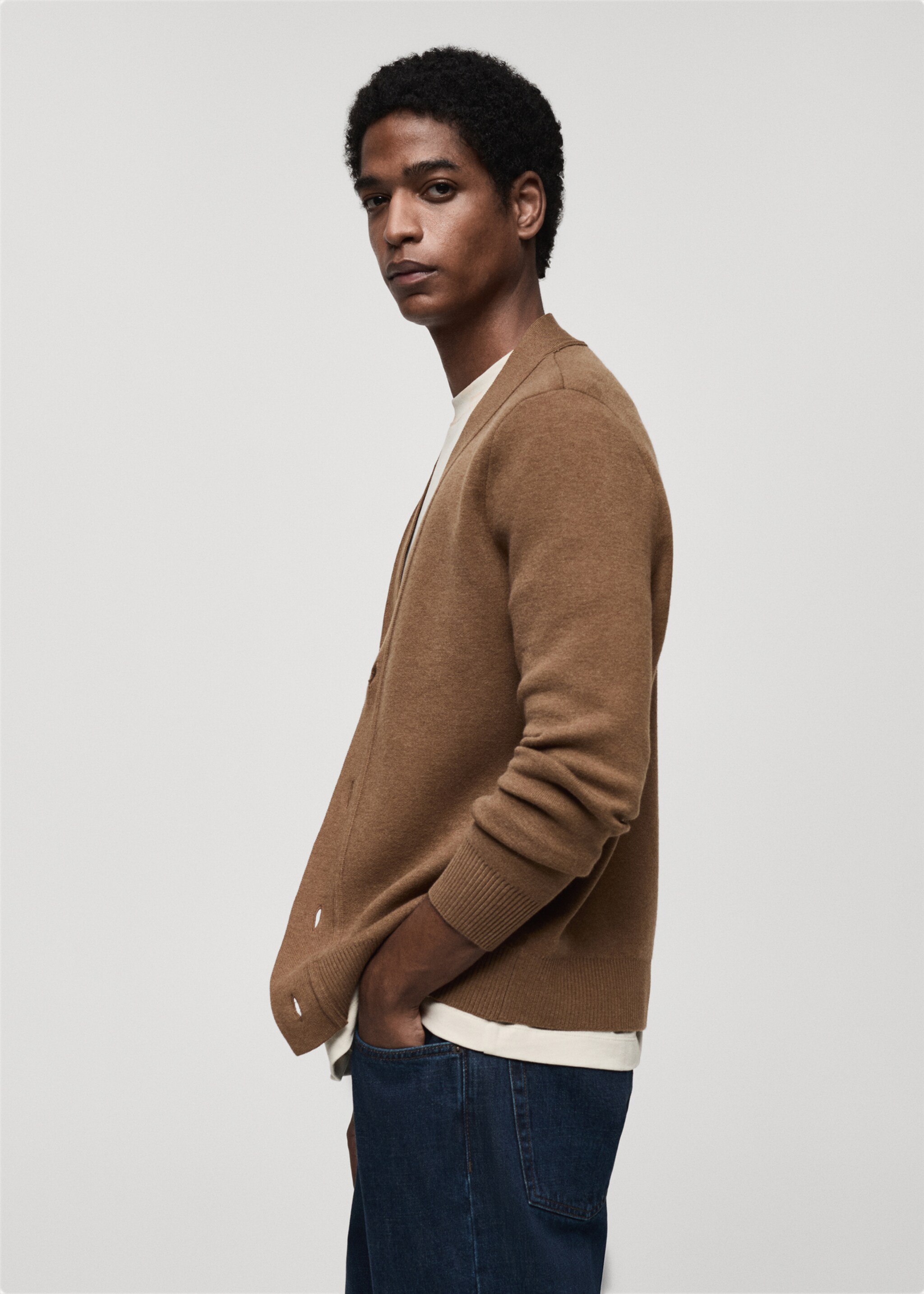 Knitted button cardigan - Details of the article 2