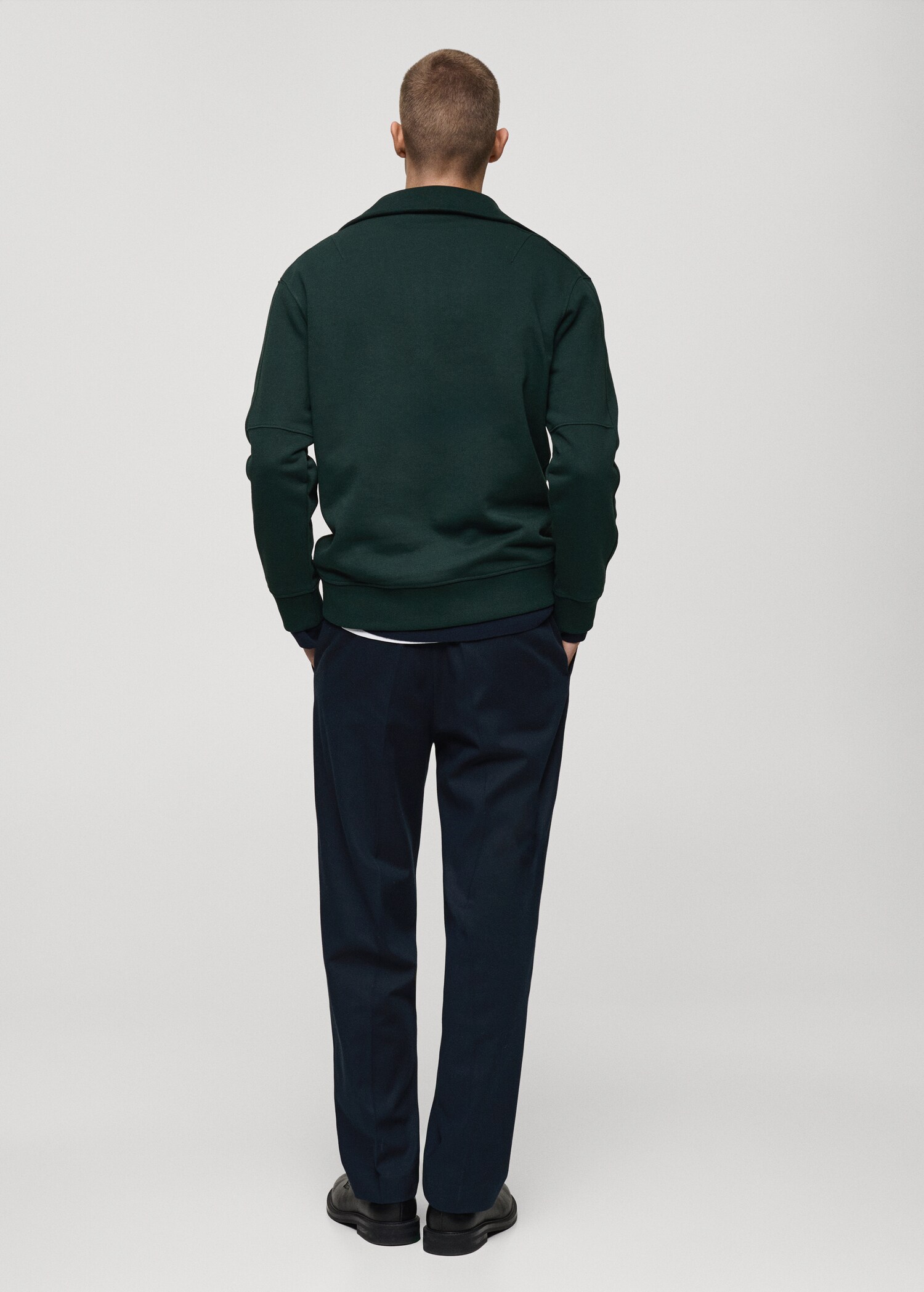 Regular-Fit-Sweatshirt mit Zip-Kragen - Rückseite des Artikels