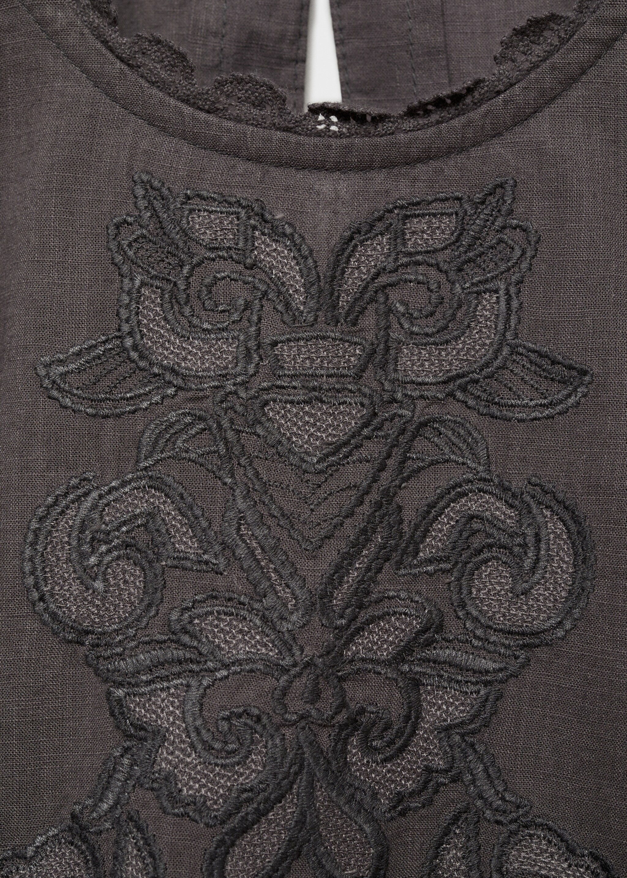 Blusa pormenores bordados - Pormenor do artigo 8