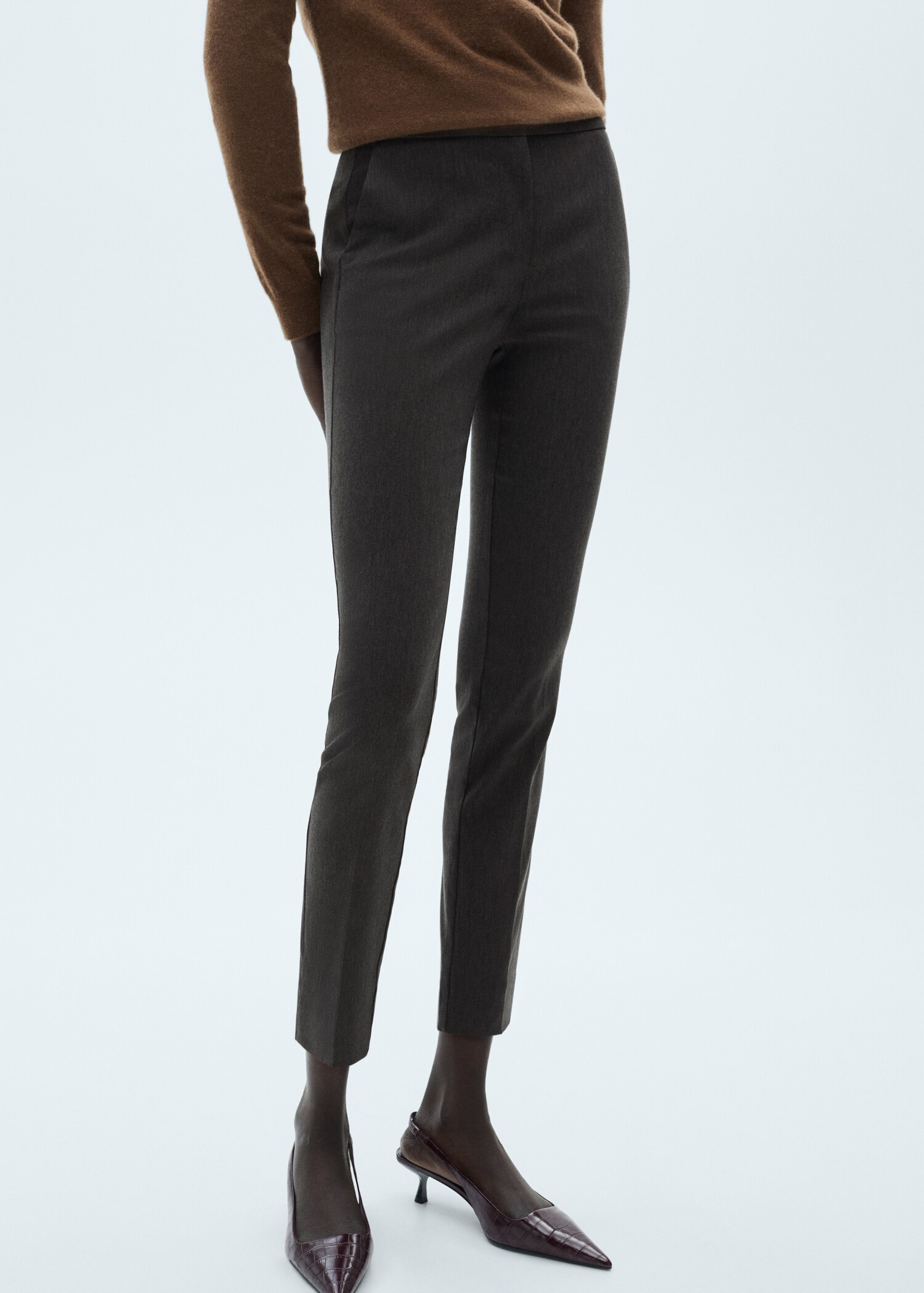 Pantalón skinny crop - Plano medio