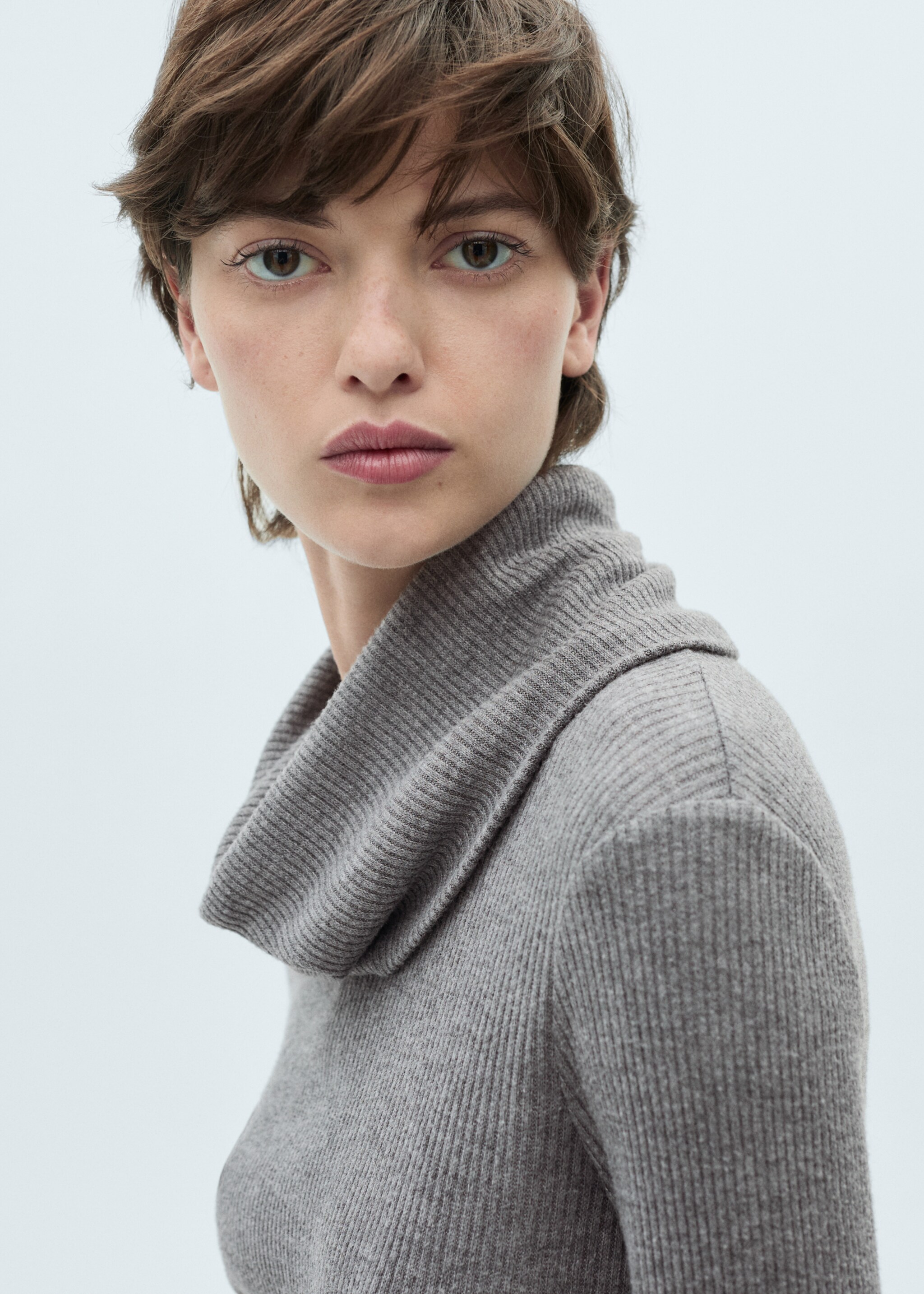 Turtle neck ribbed t-shirt - Details of the article 1