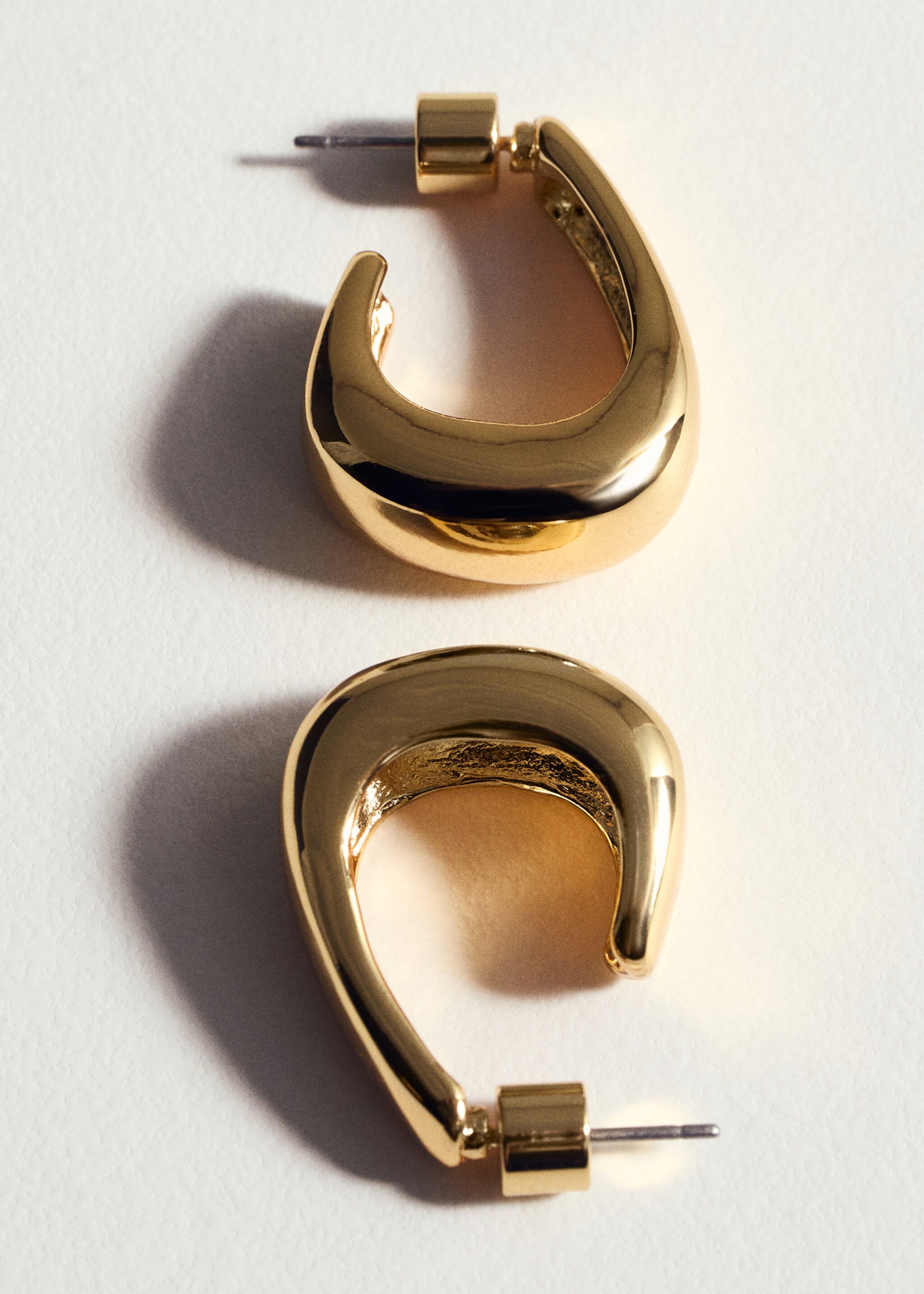 Twisted hoop earrings - Details of the article 5