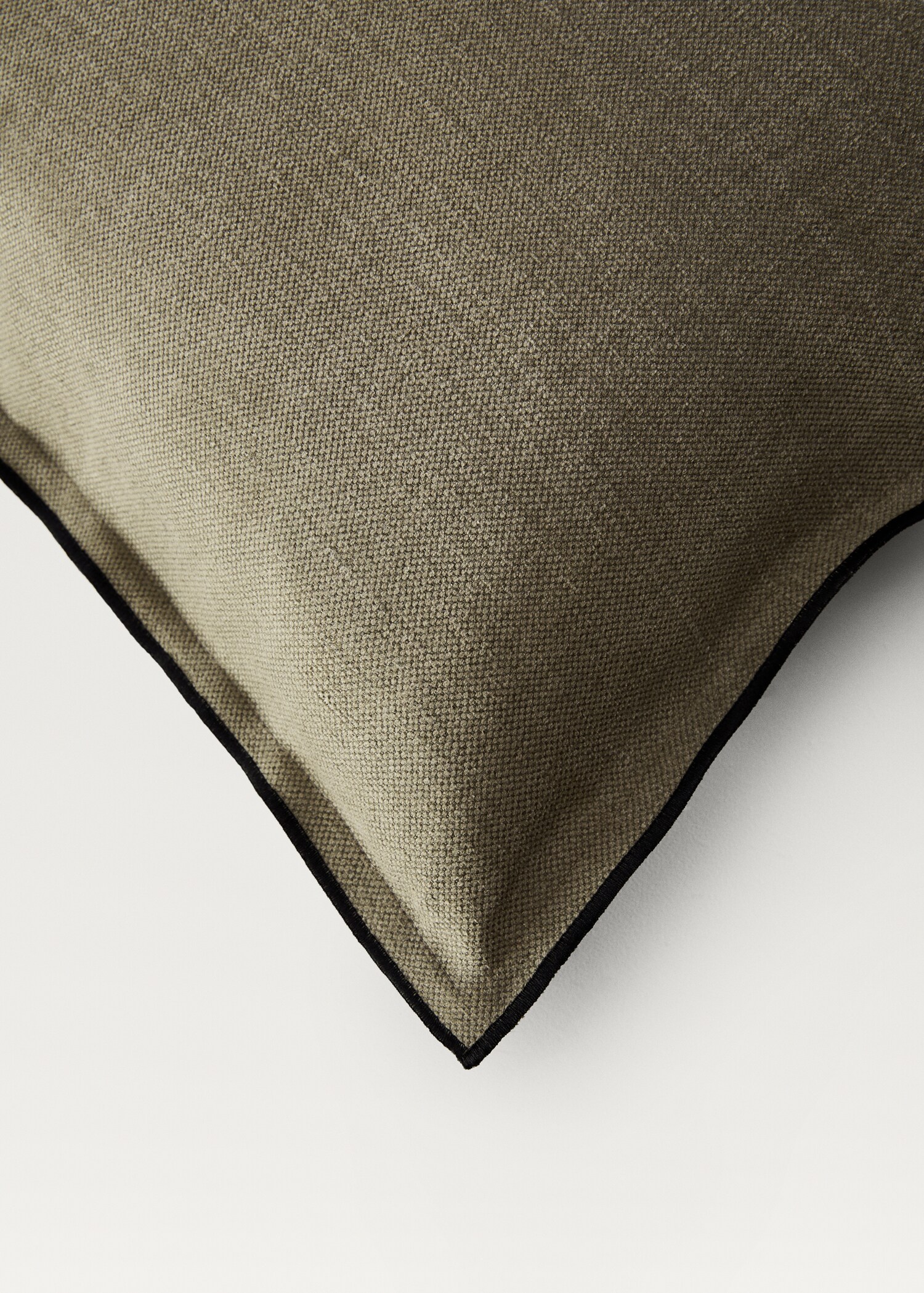 Kuddfodral i bomull och linne med overlocksdetalj med flik 40x60cm - Detaljer om artikeln 1