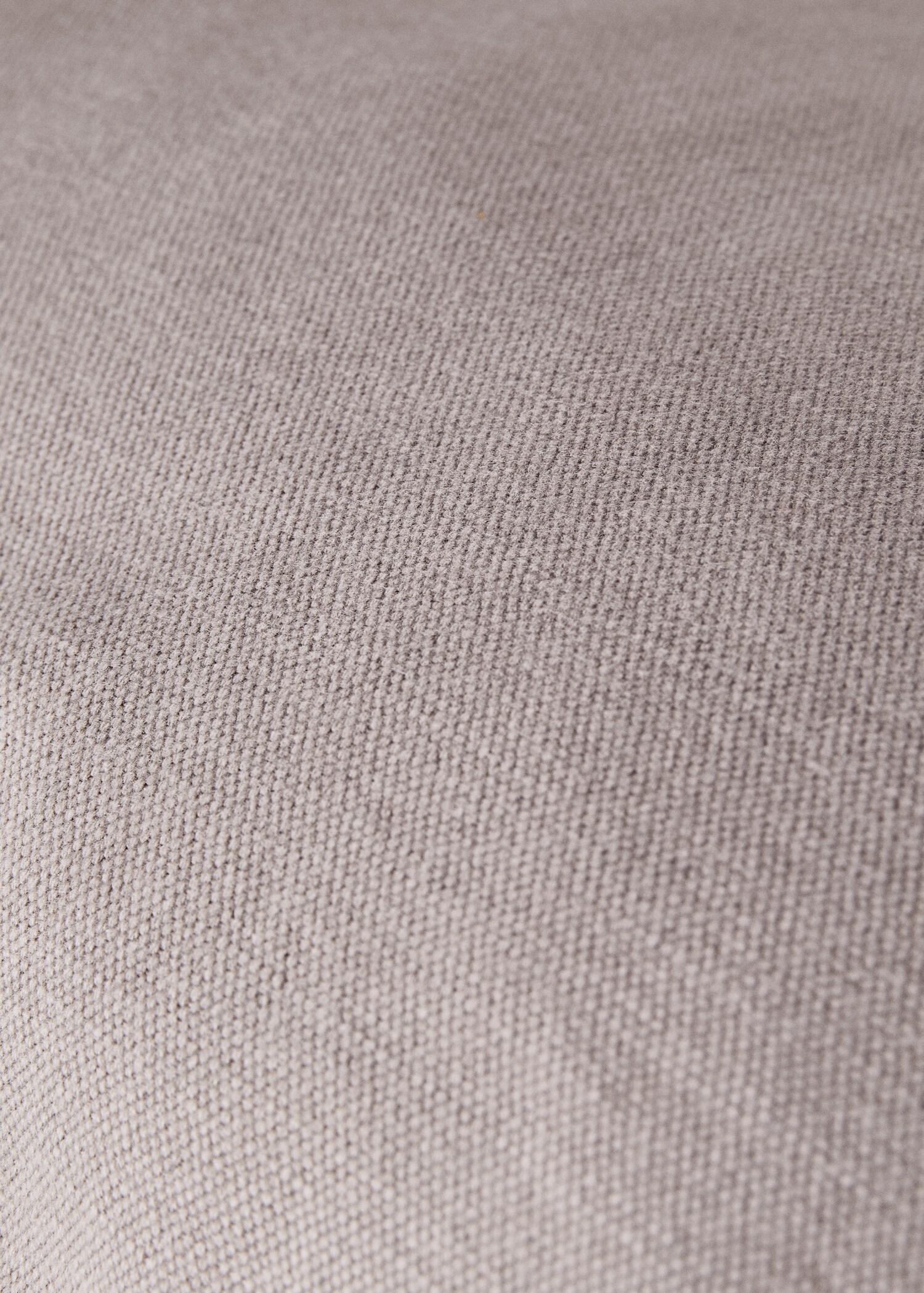 Kuddfodral i bomull och linne med overlocksdetalj med flik 40x60cm - Detaljer om artikeln 2